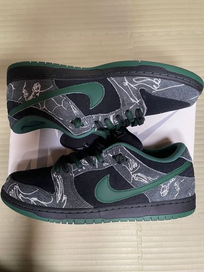 There Skateboards × Nike SB Dunk Low Pro "Anthracite and Gorge Green"
