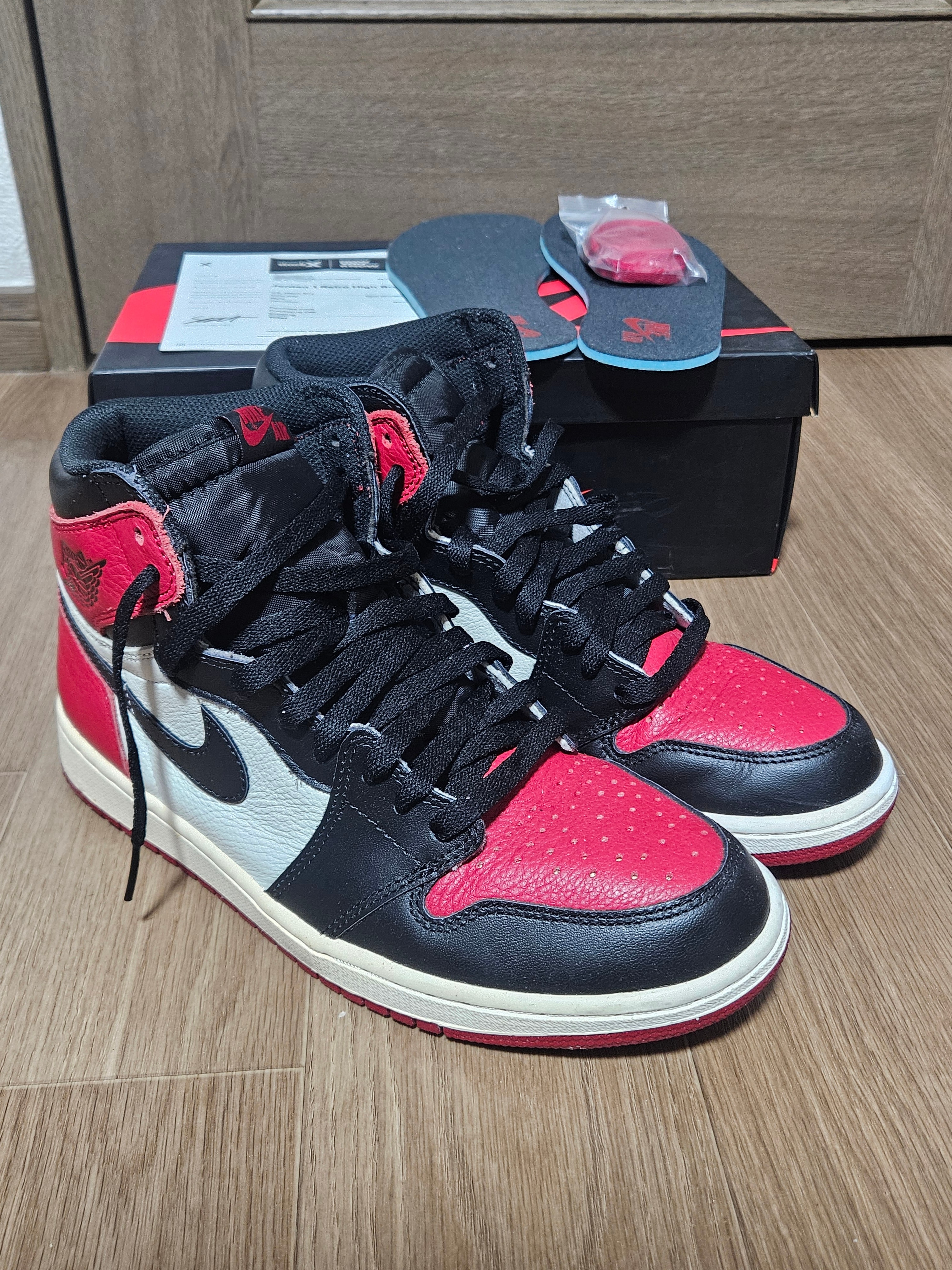 Nike Air Jordan 1 Retro High OG "Bred Toe"