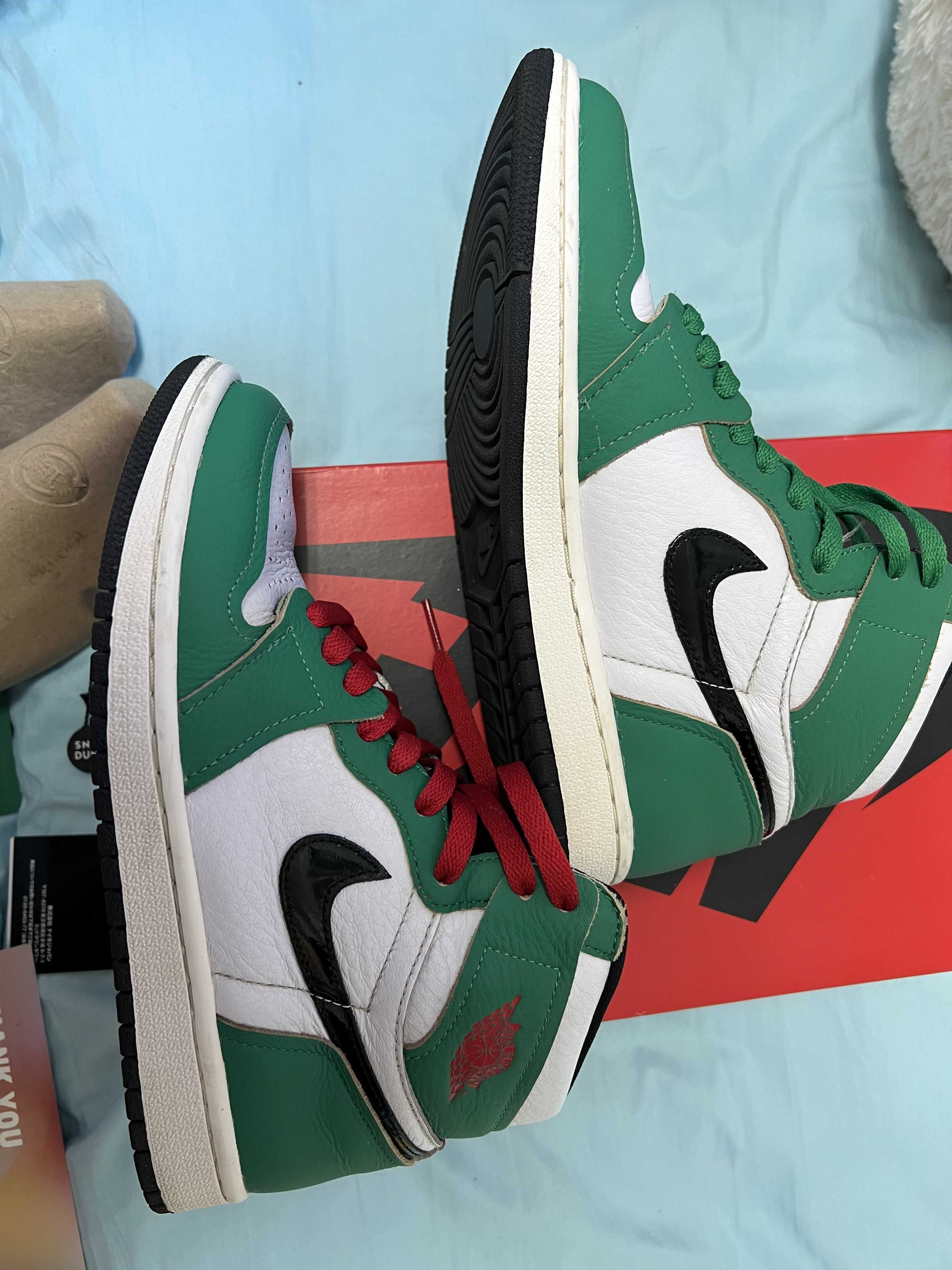 Nike Women's Air Jordan 1 High OG "Lucky Green/White-Sail-Black"   