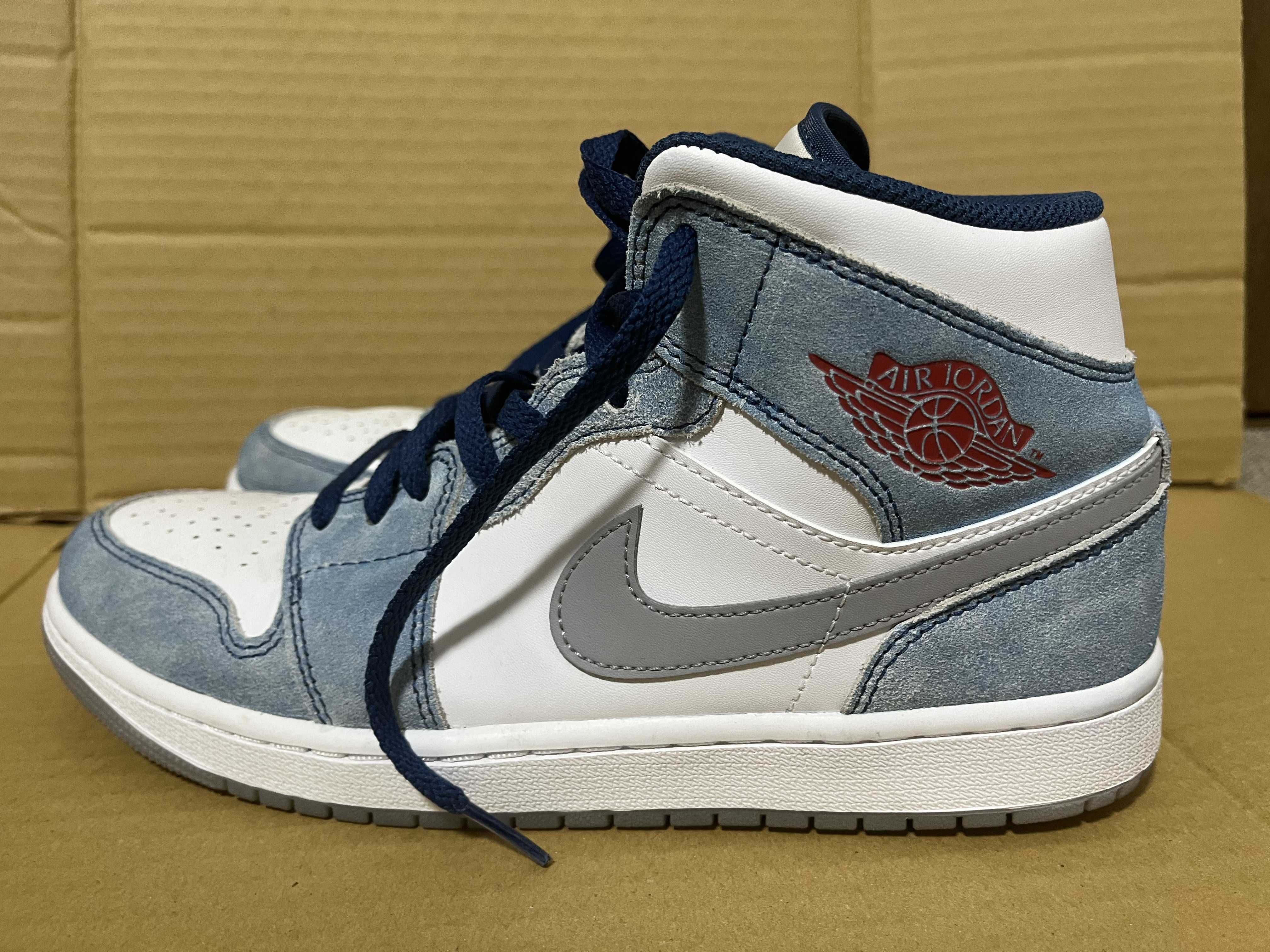 Nike Air Jordan 1 Mid SE "White/Hyper Royal/Red"