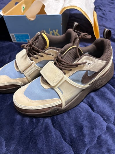 Travis Scott × Nike Zoom Field Jaxx "Pale Ivory and Leche Blue"