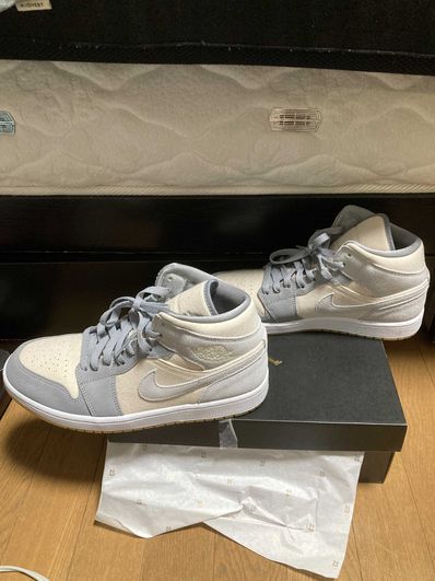 Nike Air Jordan 1 Mid SE "Coconut Milk/Particle Grey"