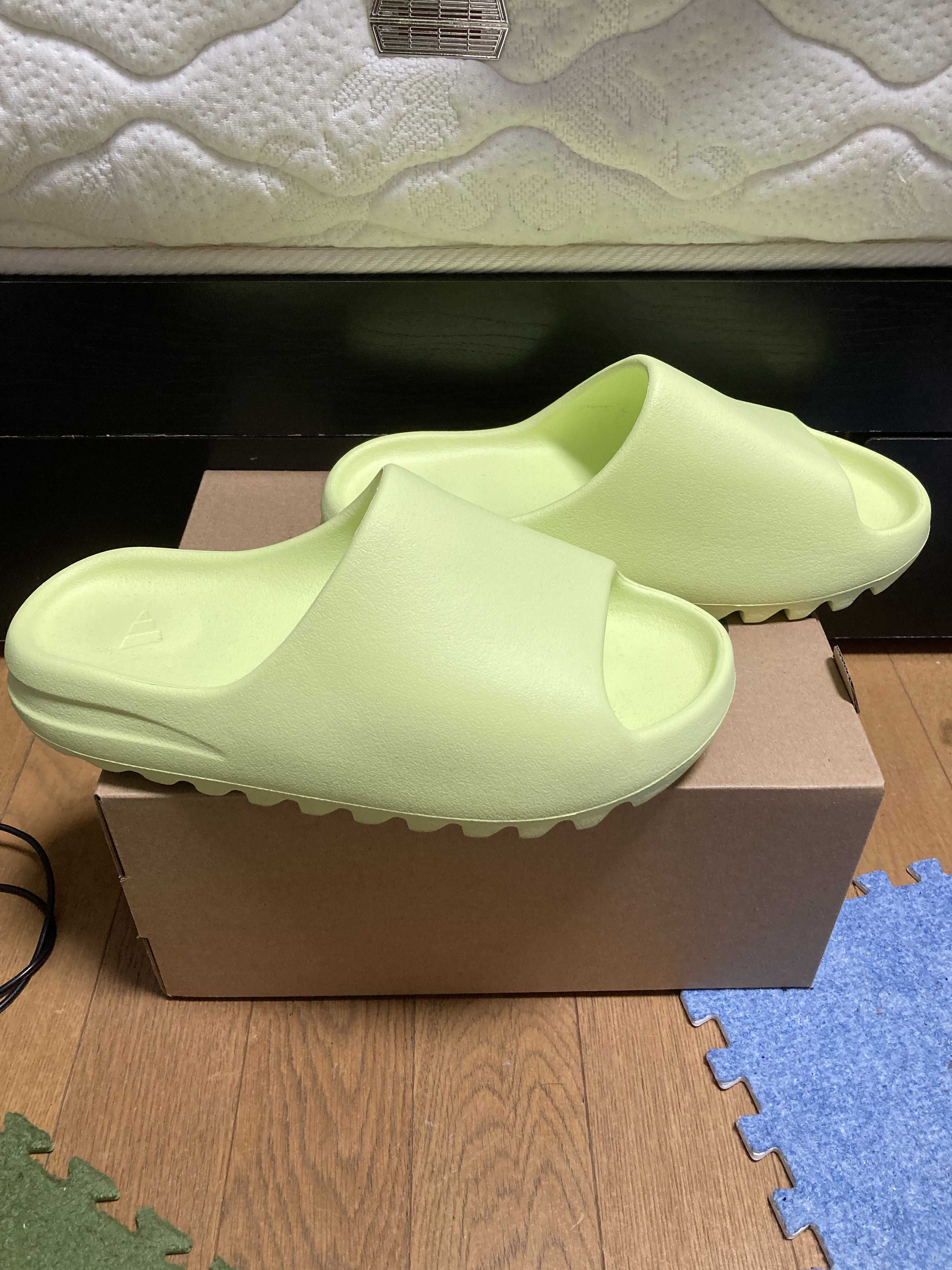 adidas YEEZY Slide "Glow Green"