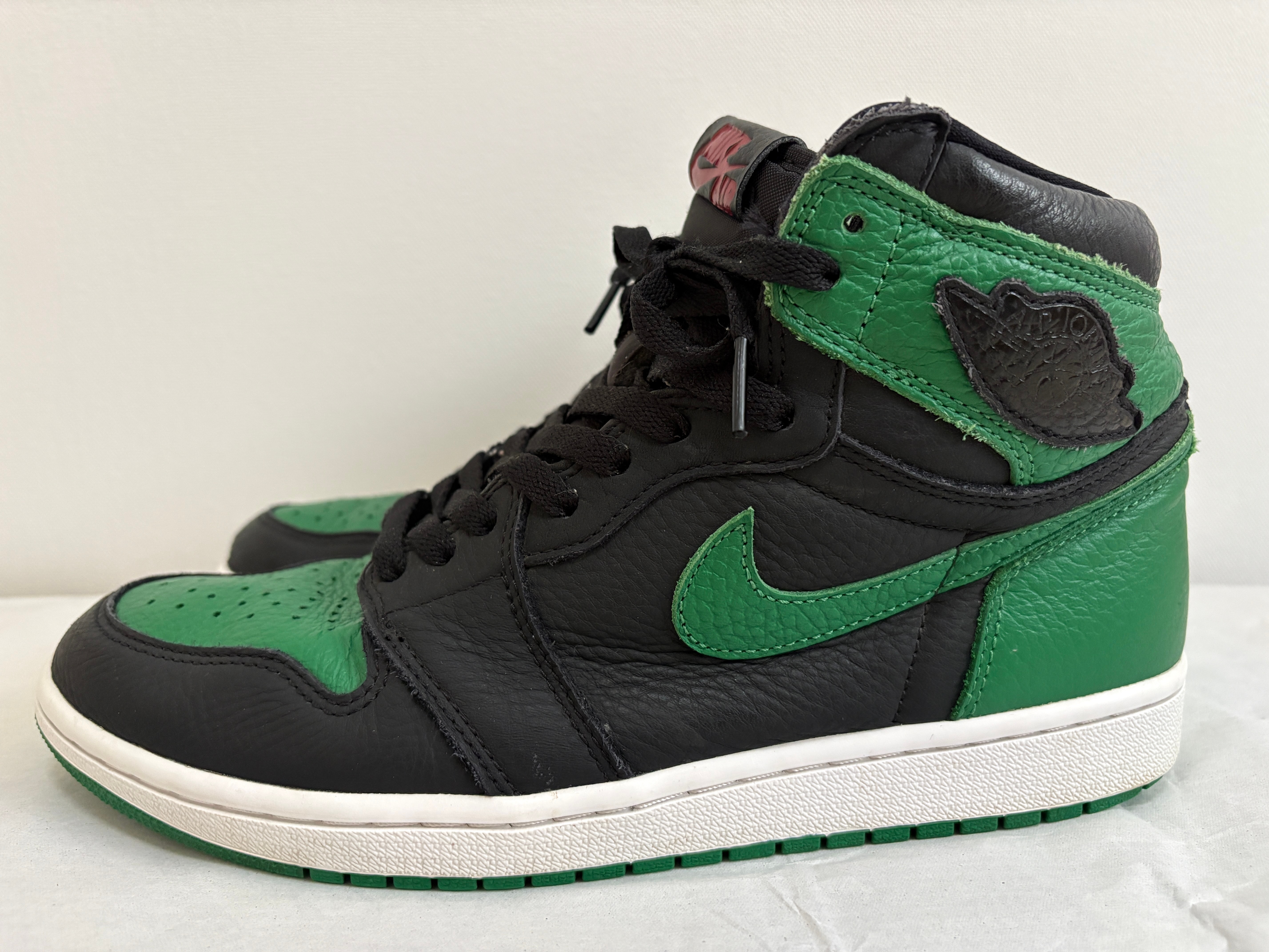 Nike Air Jordan 1 Retro High OG "Black/Pine Green" (2020)