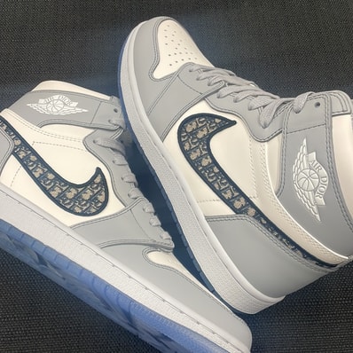 Dior × Nike Air Jordan 1 High OG "Wolf Grey"