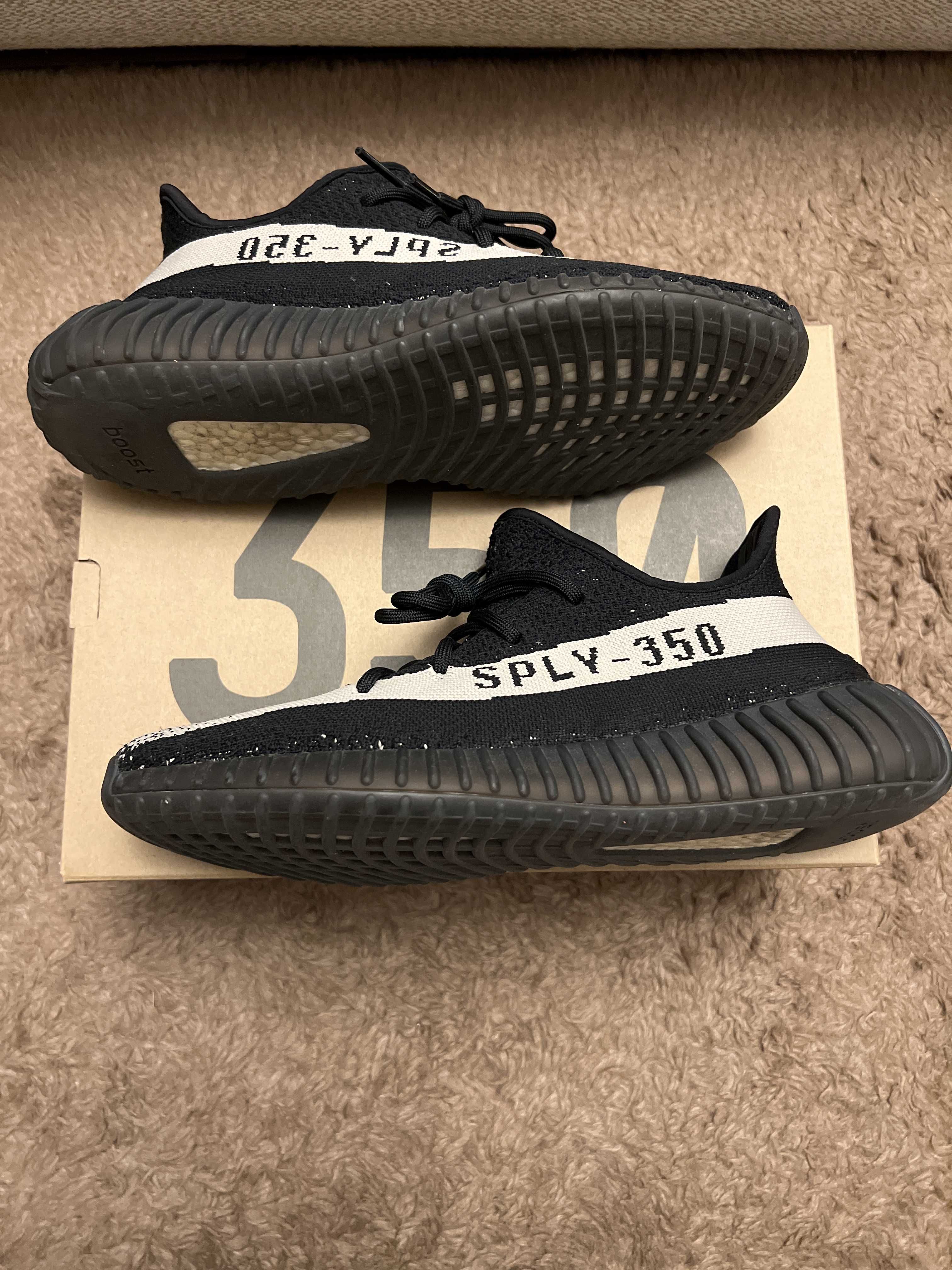 adidas YEEZY Boost 350 V2 "Oreo"