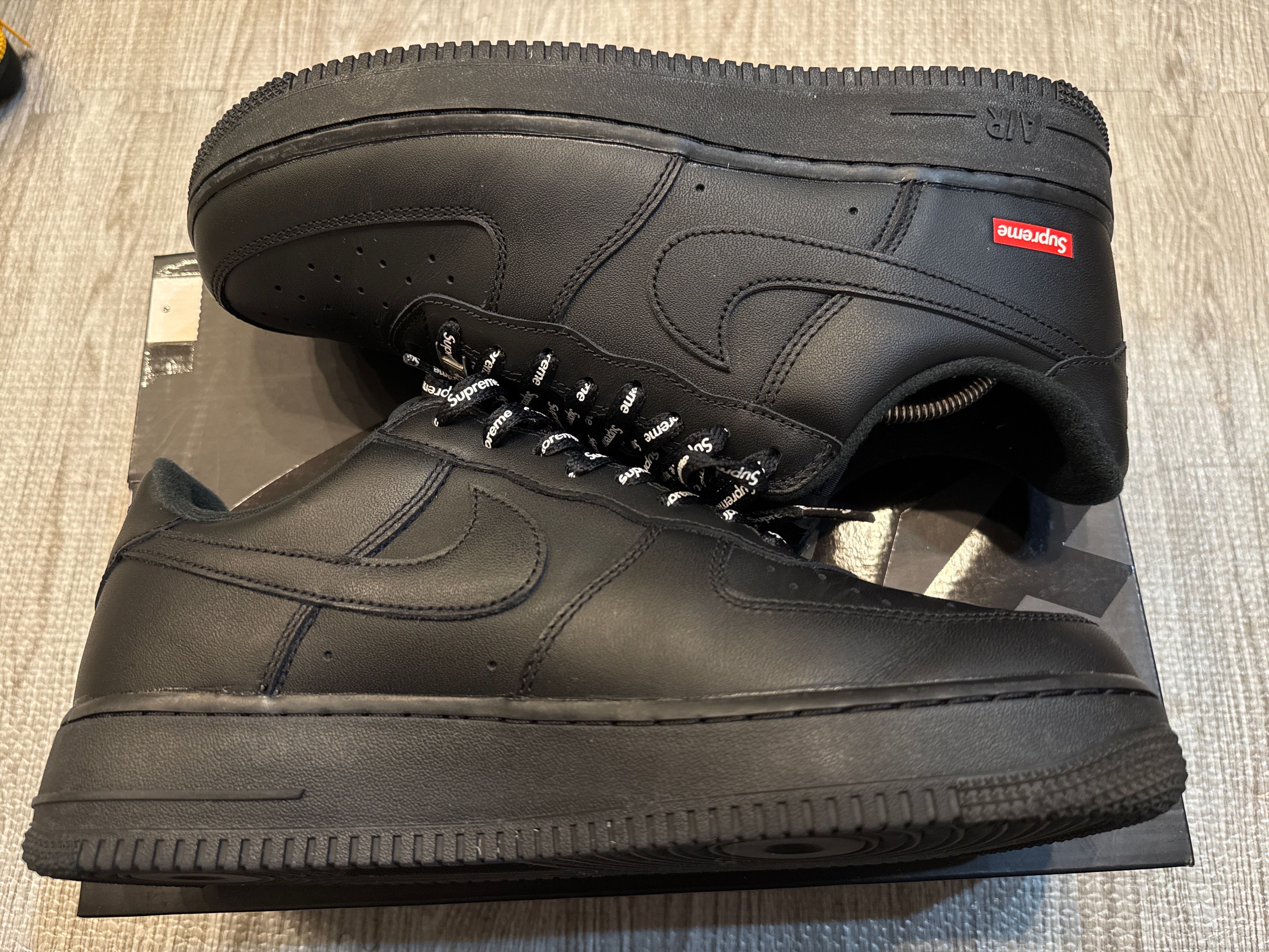 Supreme × Nike Air Force 1 Low "Black"