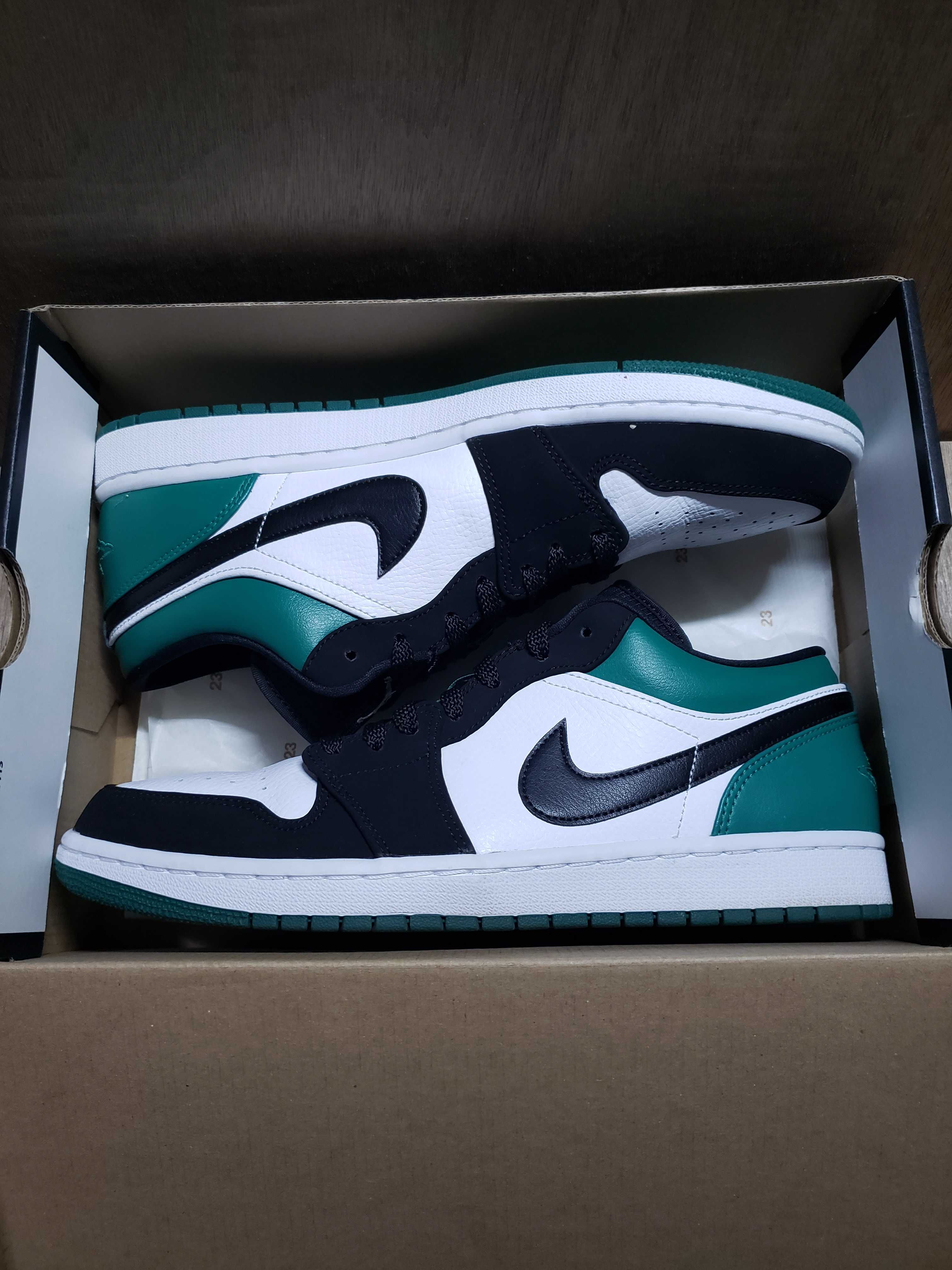 Nike Air Jordan 1 Low "White Black Mystic Green"