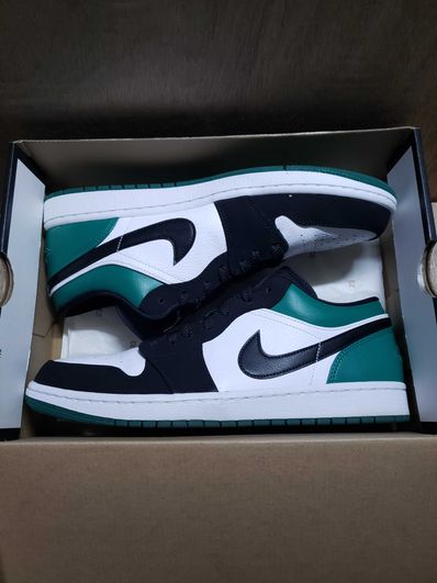 Nike Air Jordan 1 Low "White Black Mystic Green"