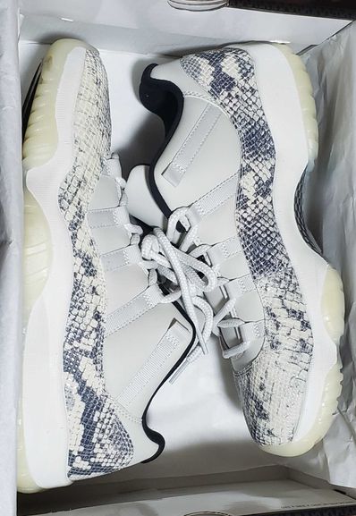 Nike Air Jordan 11 Low Snakeskin "Light Bone/University Red/Sail/Black"