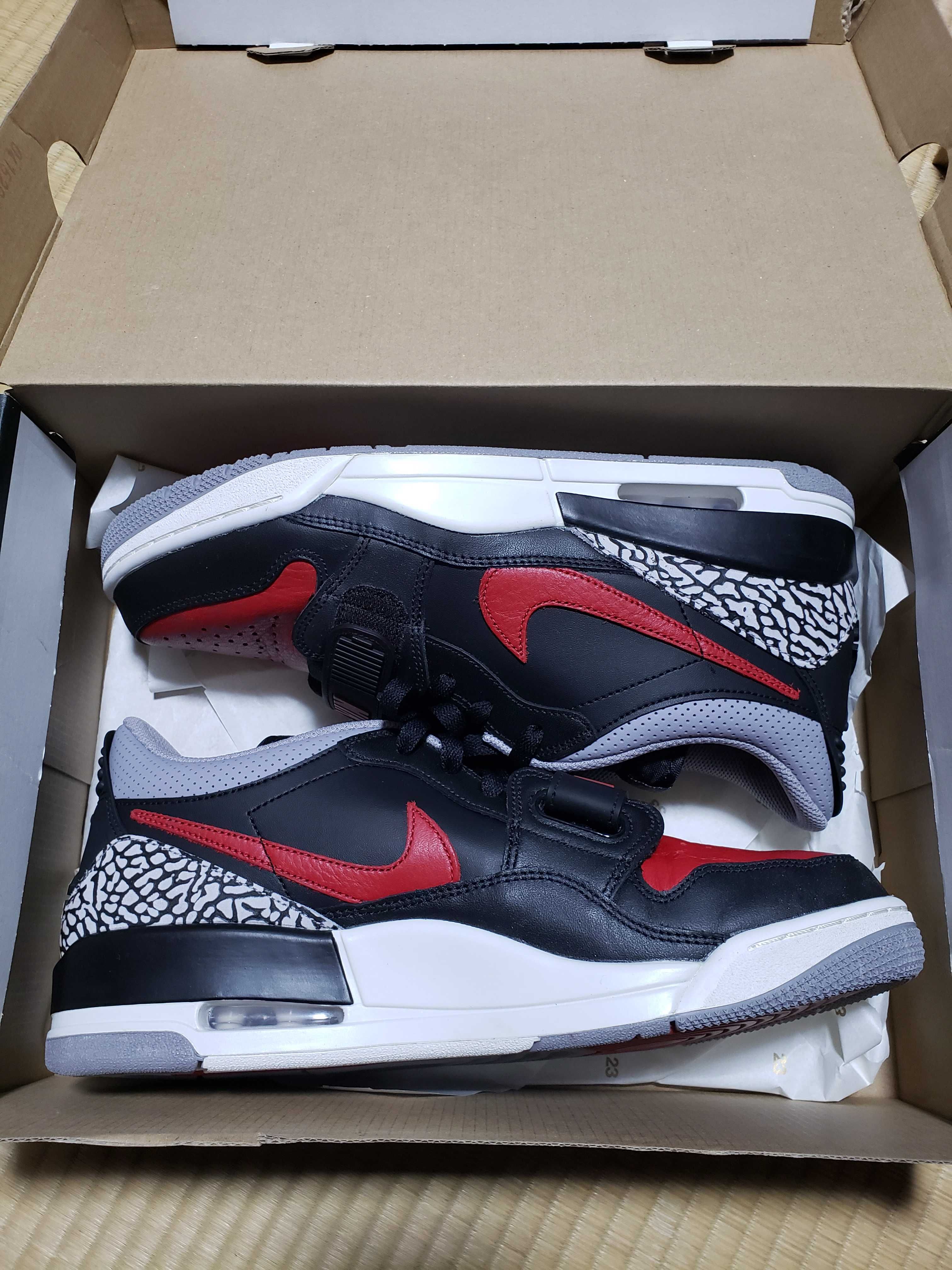 NIKE AIR JORDAN LEGACY 312 LOW BLACK/UNIVERSITY RED