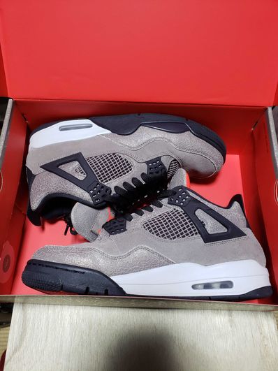Nike Air Jordan 4 "Taupe Haze"