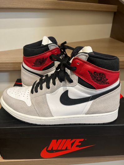 Nike Air Jordan 1 High OG "White/Black/Light Smoke Grey"