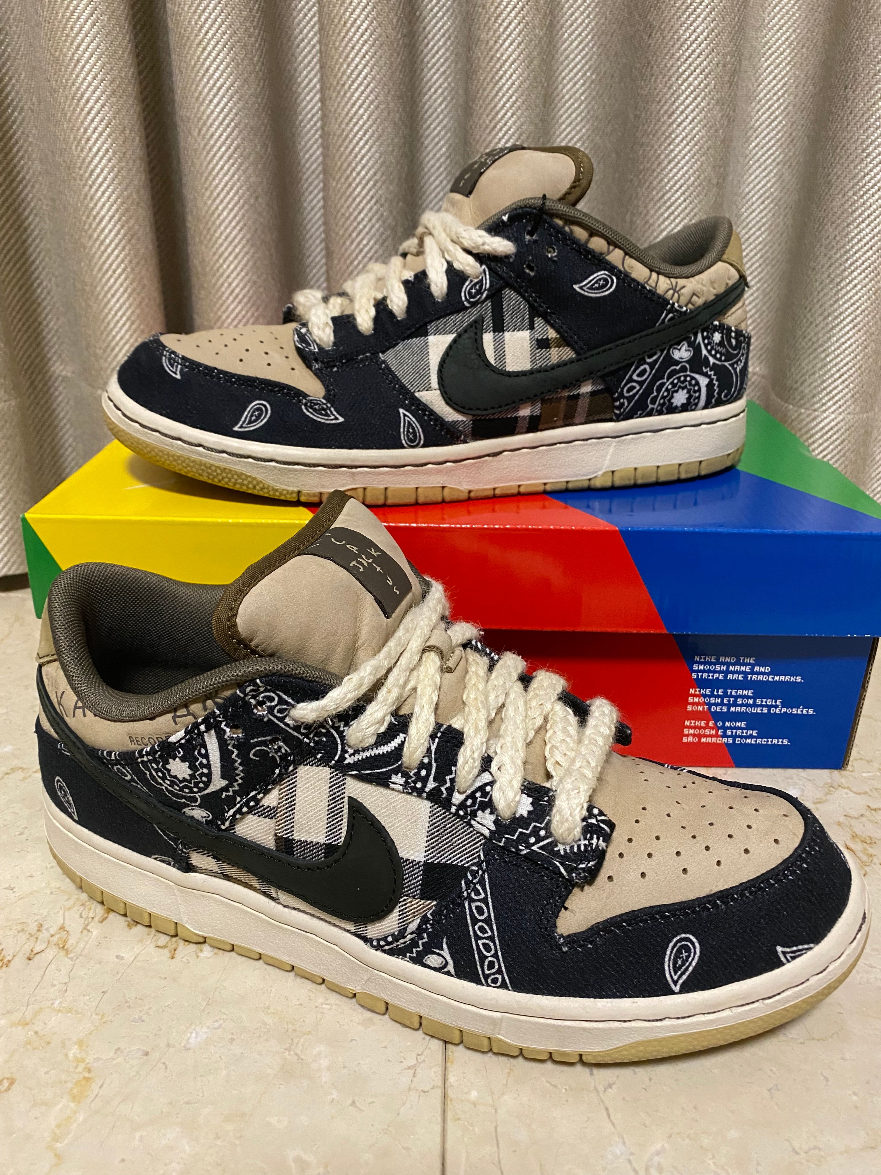 Travis Scott × Nike SB Dunk Low "Black/Parachute Beige"