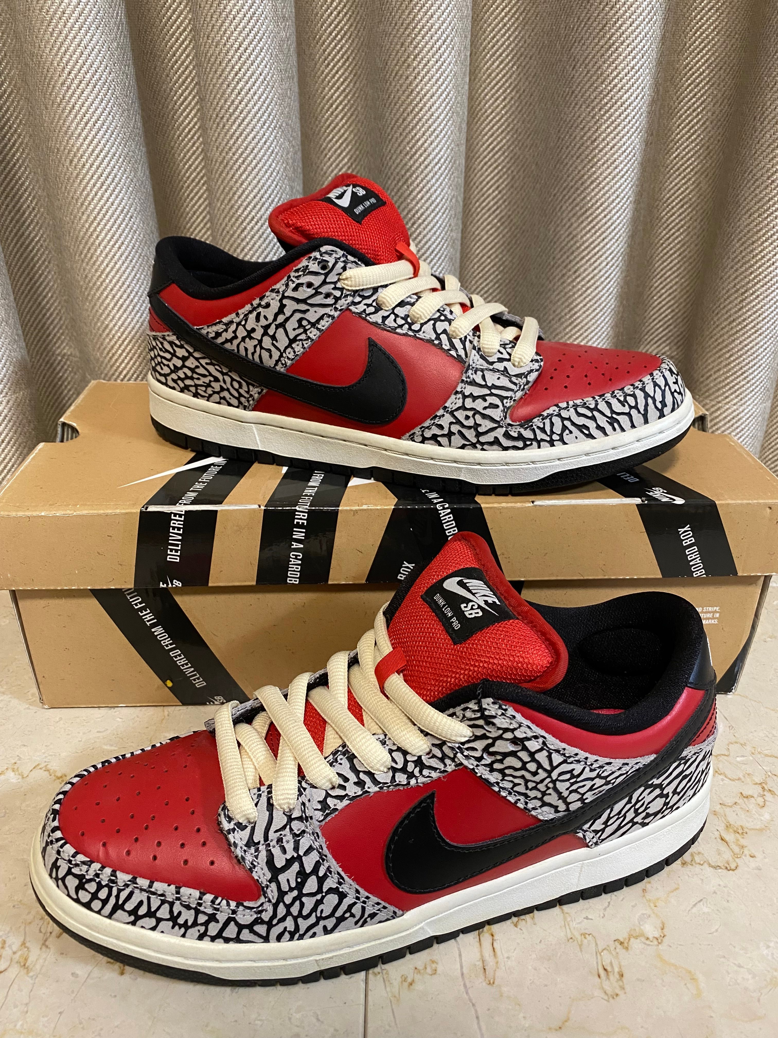 Supreme × Nike SB Dunk Low "Red Cement"(2012)