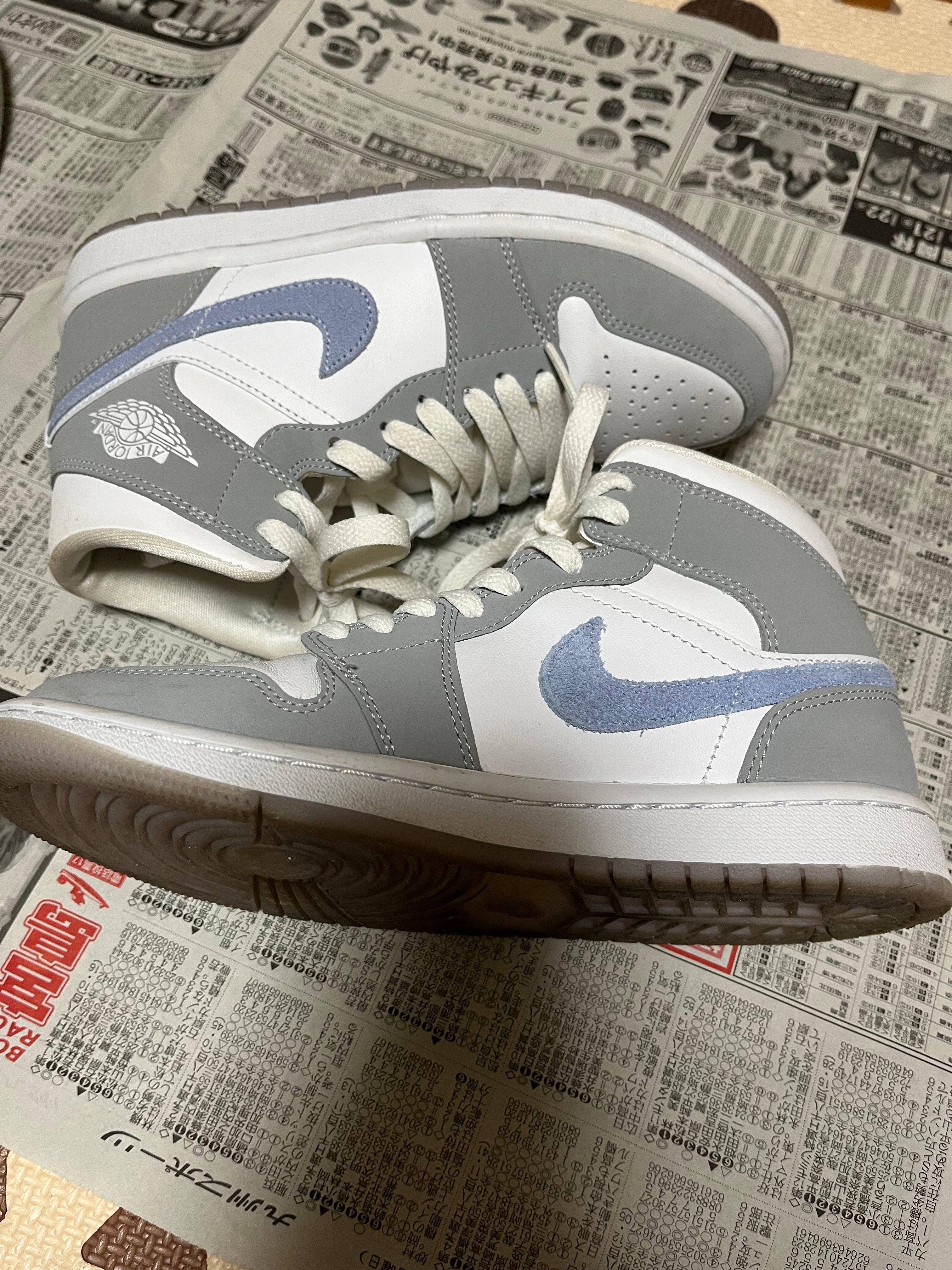 Nike Women's Air Jordan 1 Mid "Wolf Grey"