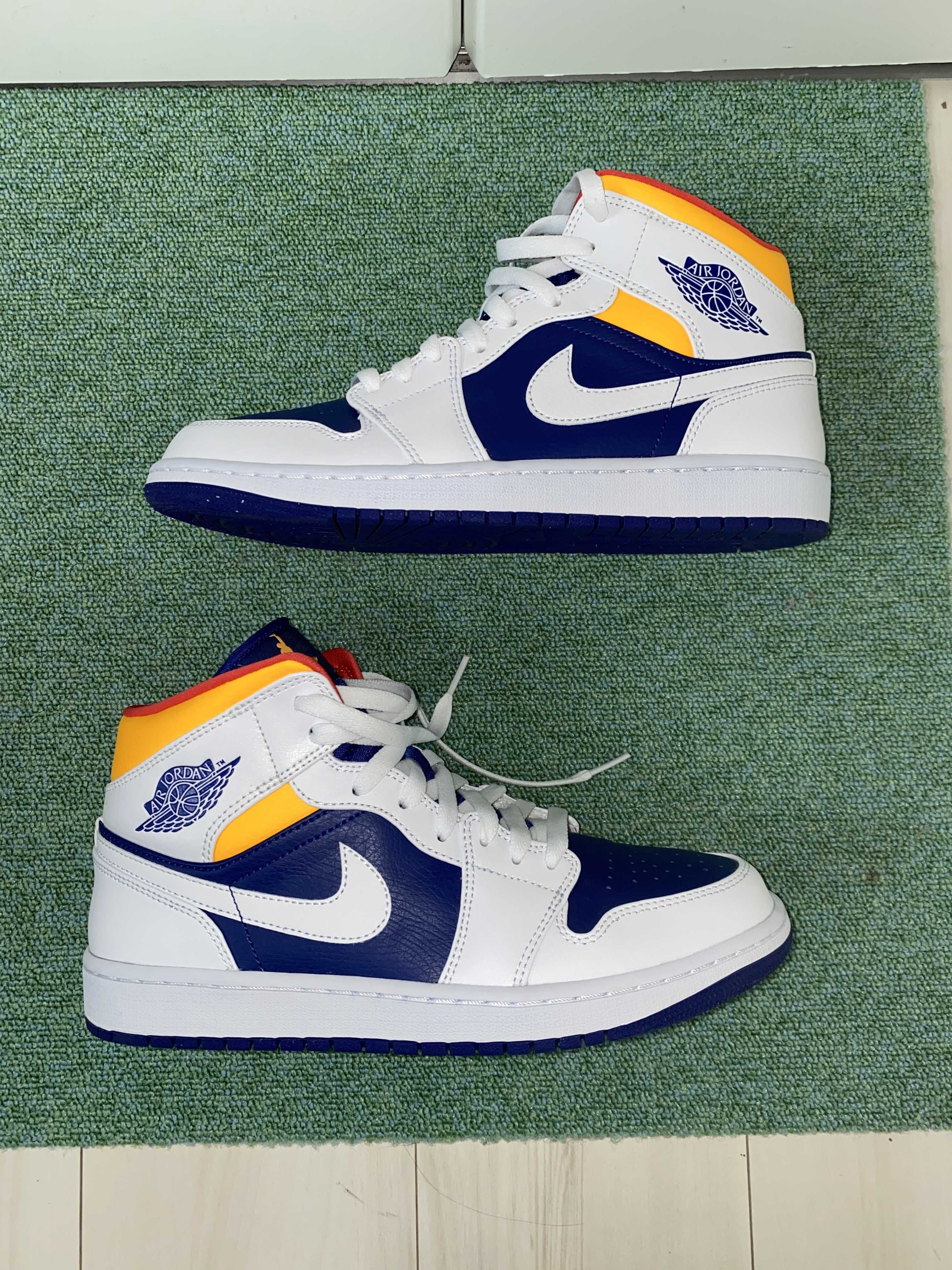 NIKE AIR JORDAN 1 MID "WHITE/NAVY/YELLOW"