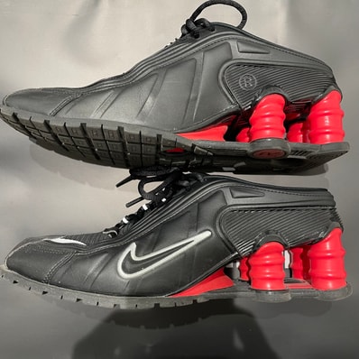 Martine Rose × Nike Women's Shox MR4 "Black/Metallic Silver Comet Red"