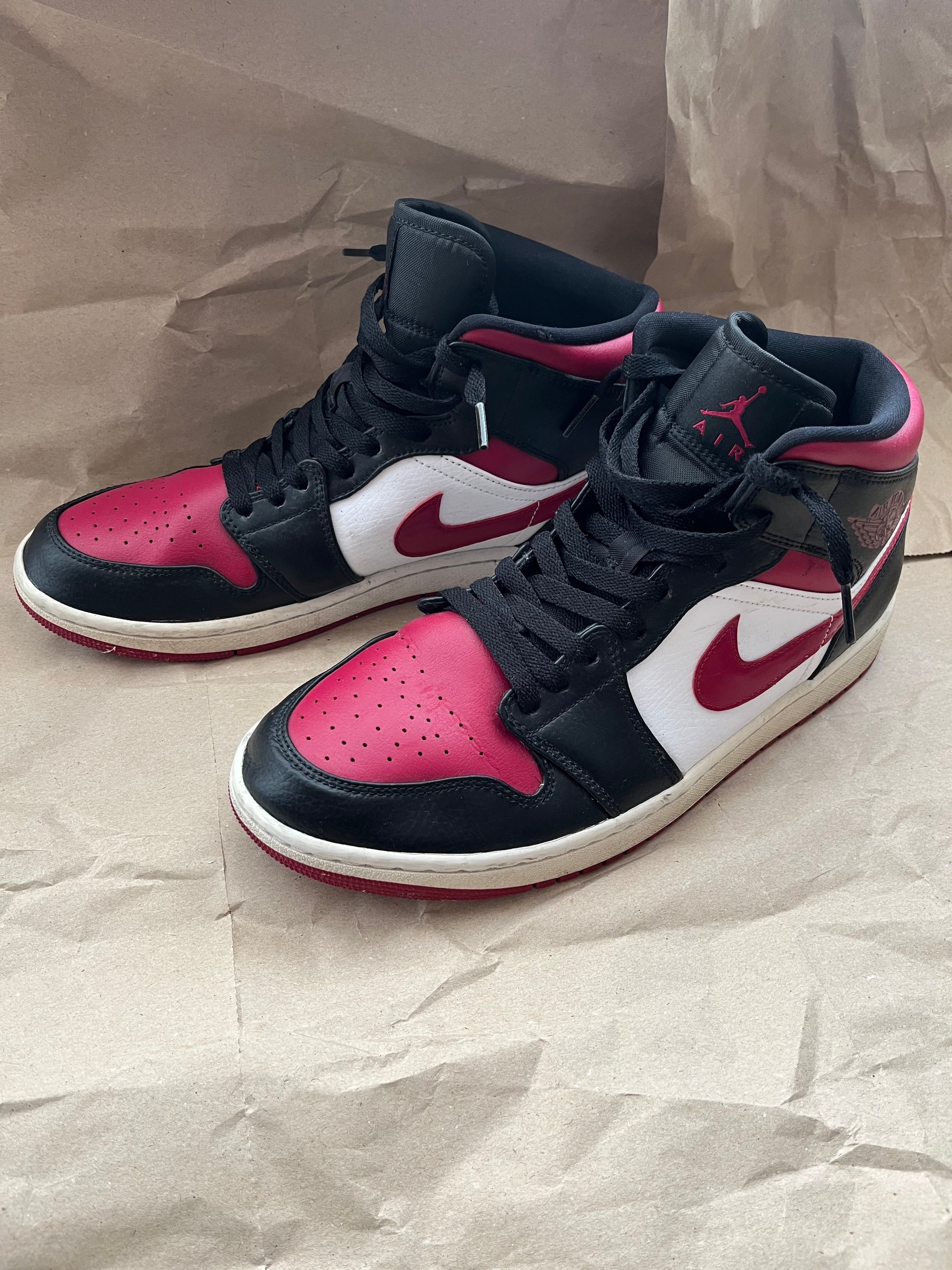 NIKE AIR JORDAN 1 MID "BLACK/RED/WHITE"
