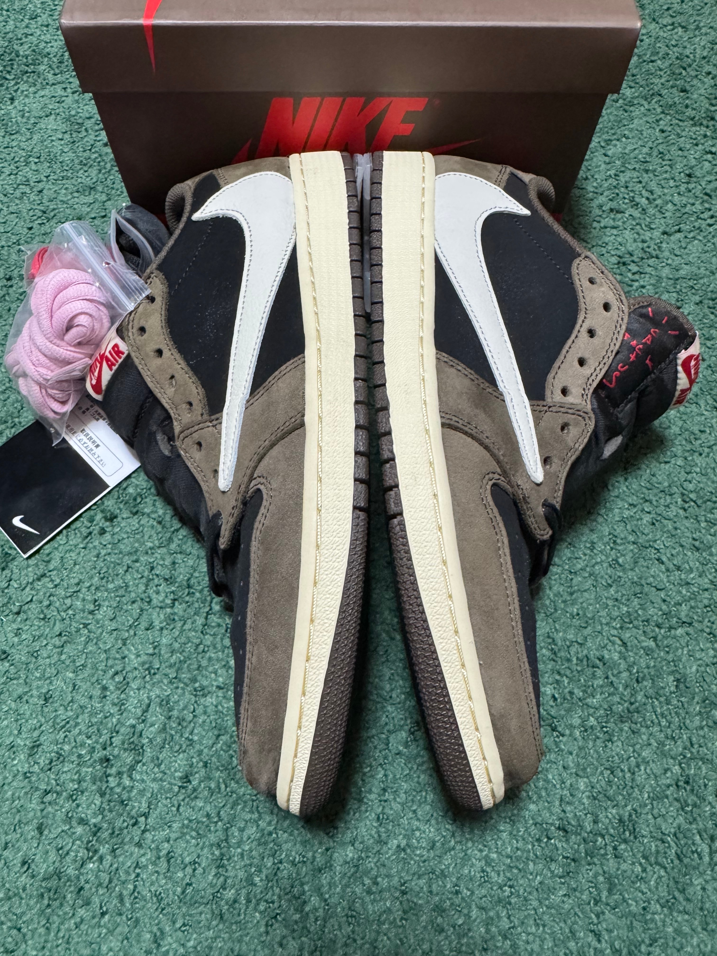 Travis Scott × Nike Air Jordan 1 Low OG SP-T "Black/Dark Mocha"