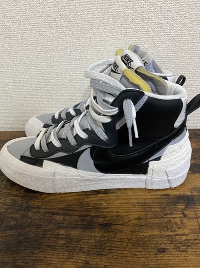 sacai × NIKE BLAZER MID "BLACK/WOLF GREY/WHITE"