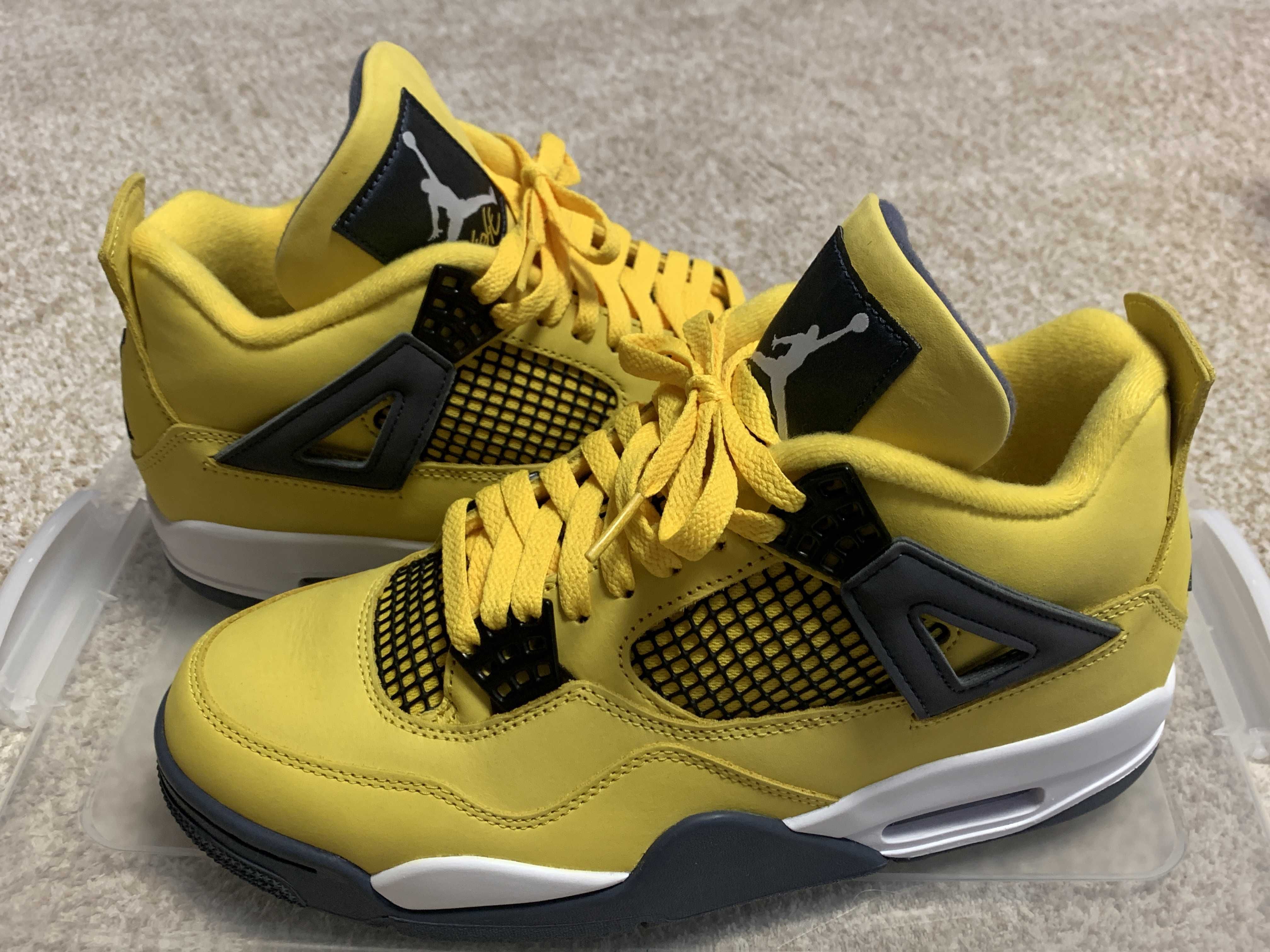 Nike Air Jordan 4 "Tour Yellow"