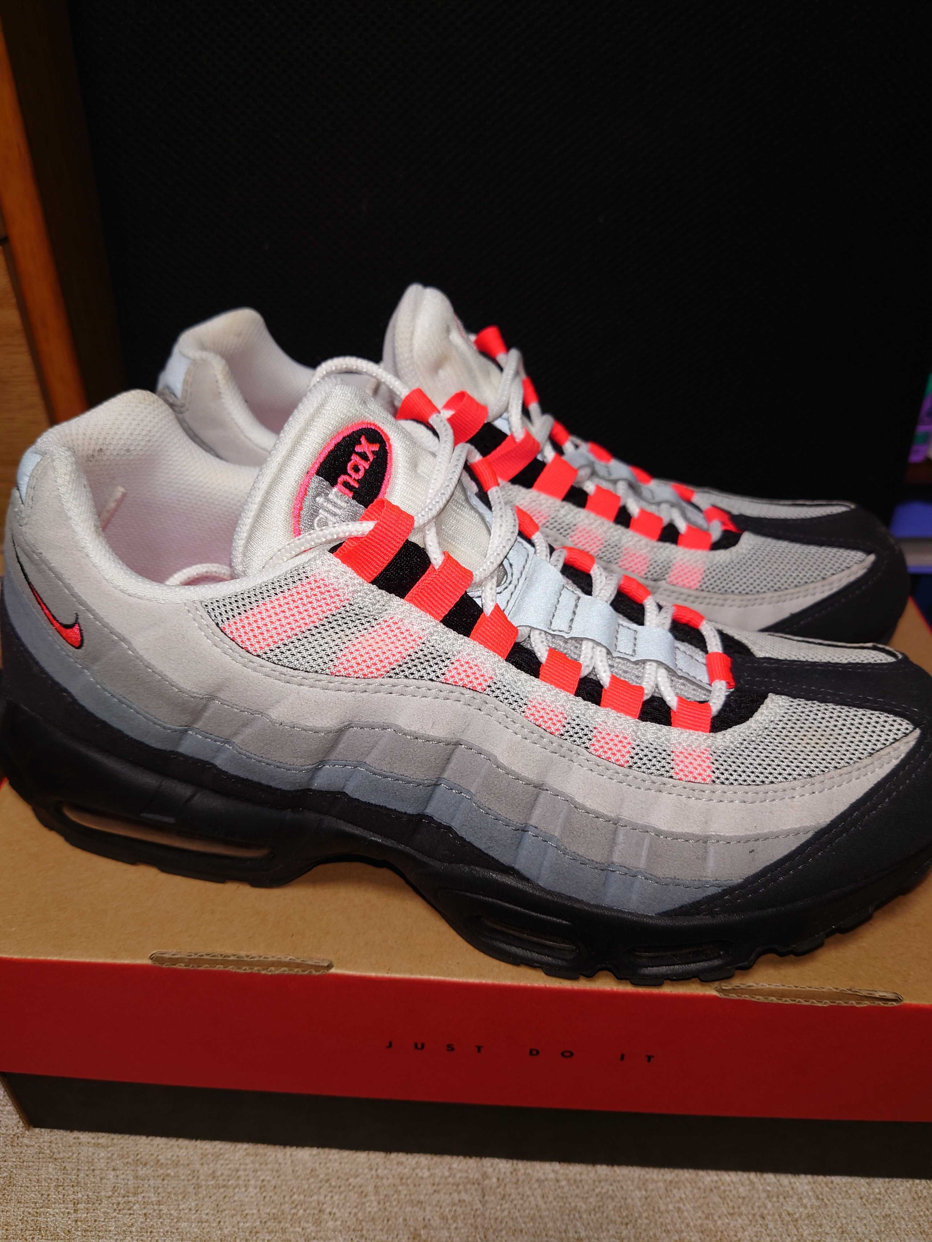 Nike Air Max 95 "White/Solar Red"