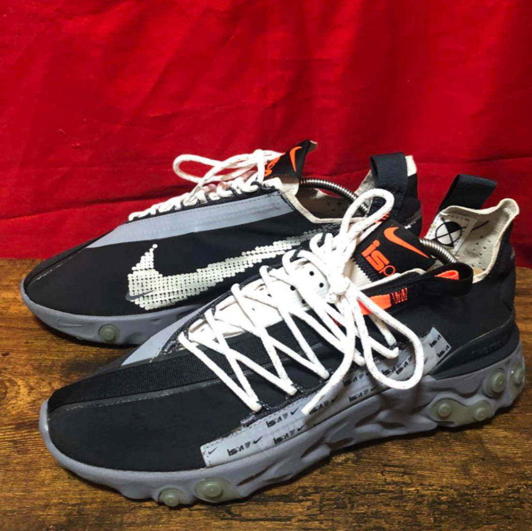 NIKE REACT RUNNNER WR ISPA "BLACK/METALLIC SILVER"