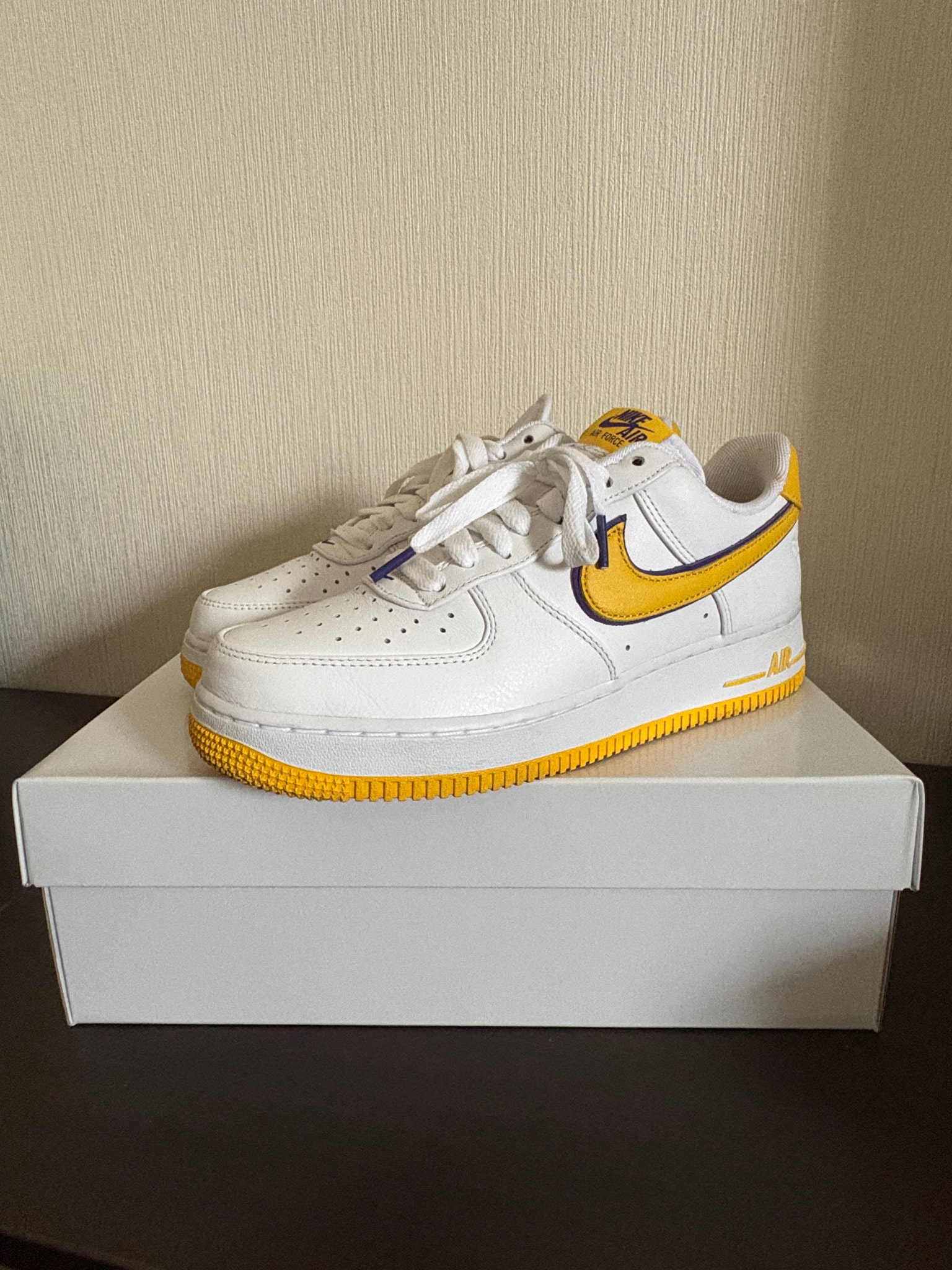 Kobe Bryant × Nike Air Force 1 Low Retro QS "Varsity Maize and Varsity Purple"