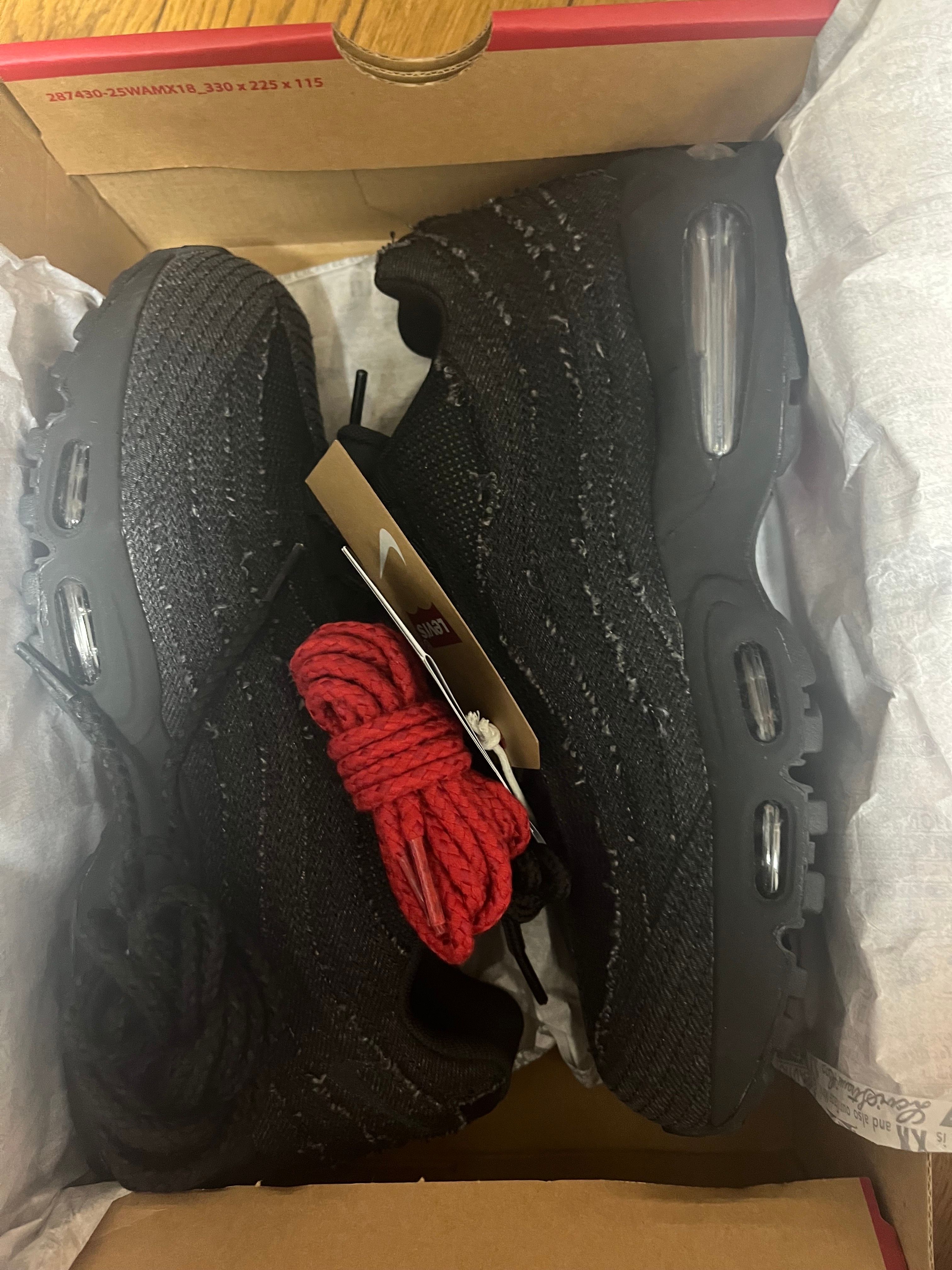 Levi's × Nike Air Max 95 OG "Denim Black"