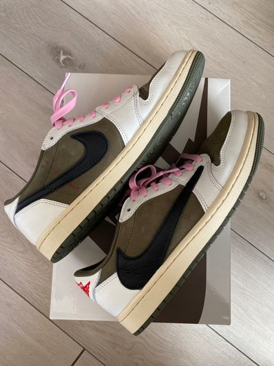 Travis Scott × Nike Air Jordan 1 Low OG SP "Reverse Olive"