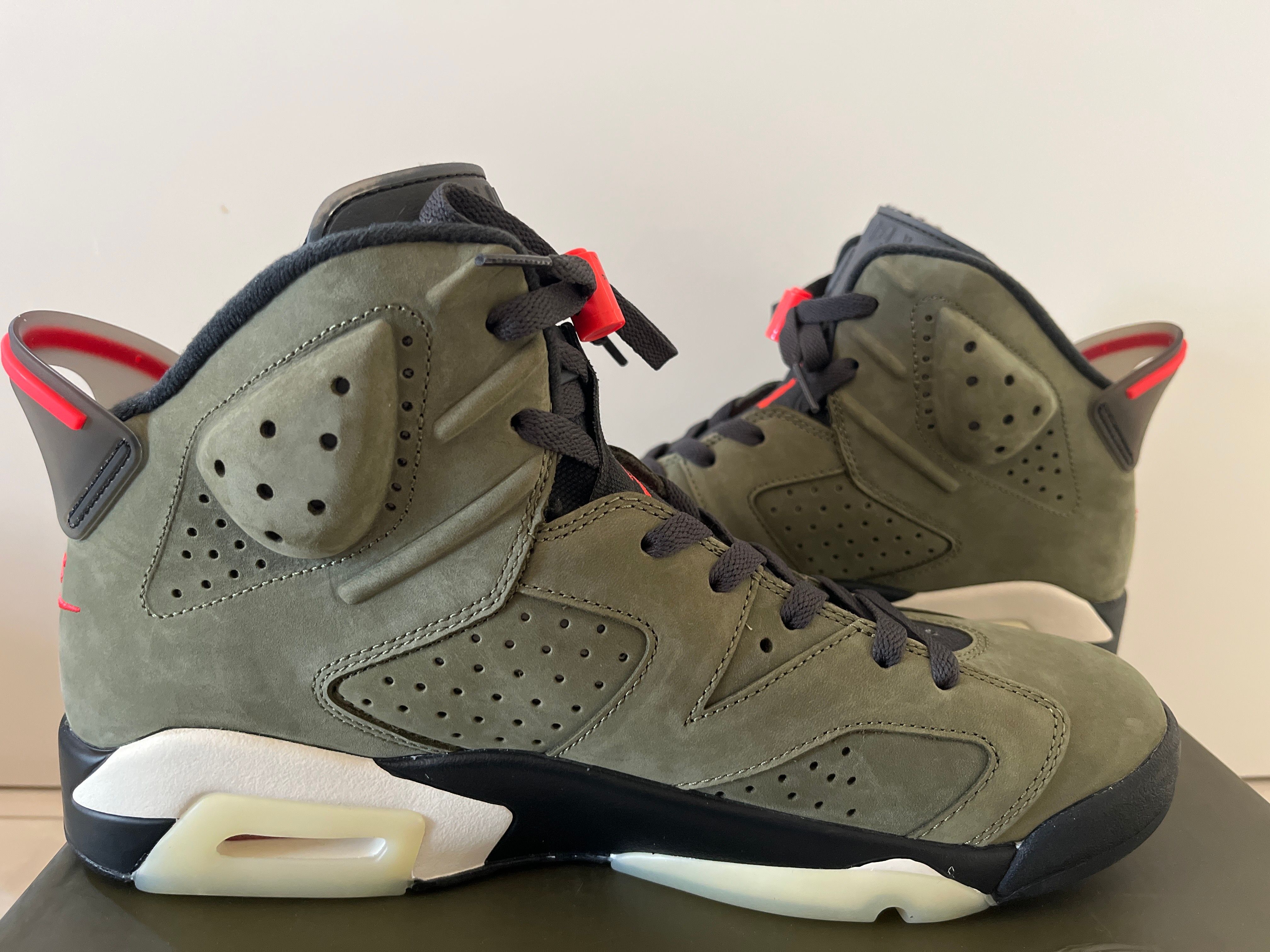 Travis Scott × Nike Air Jordan 6 Retro "Medium Olive"