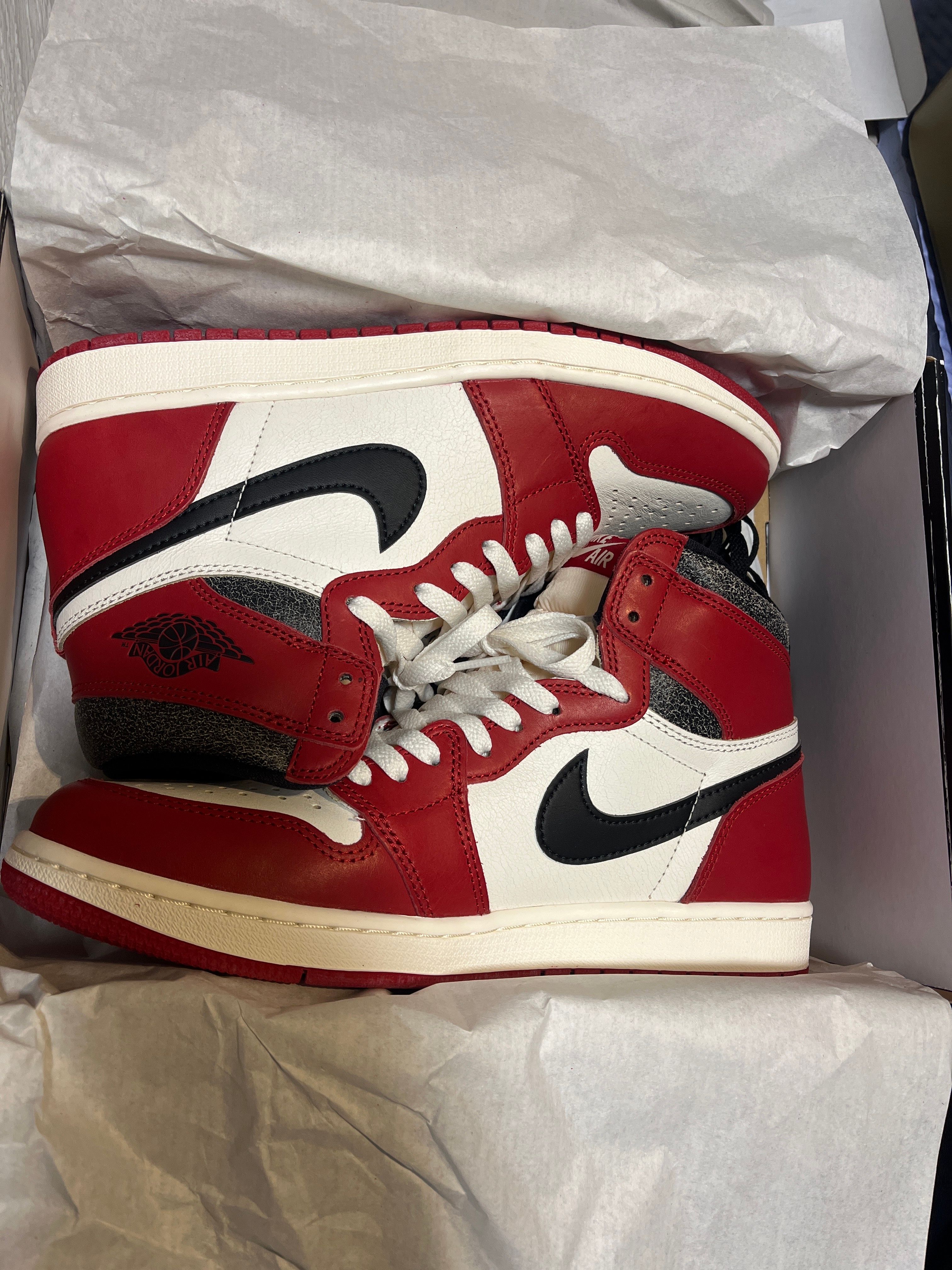 Nike Air Jordan 1 High OG "Lost & Found/Chicago"