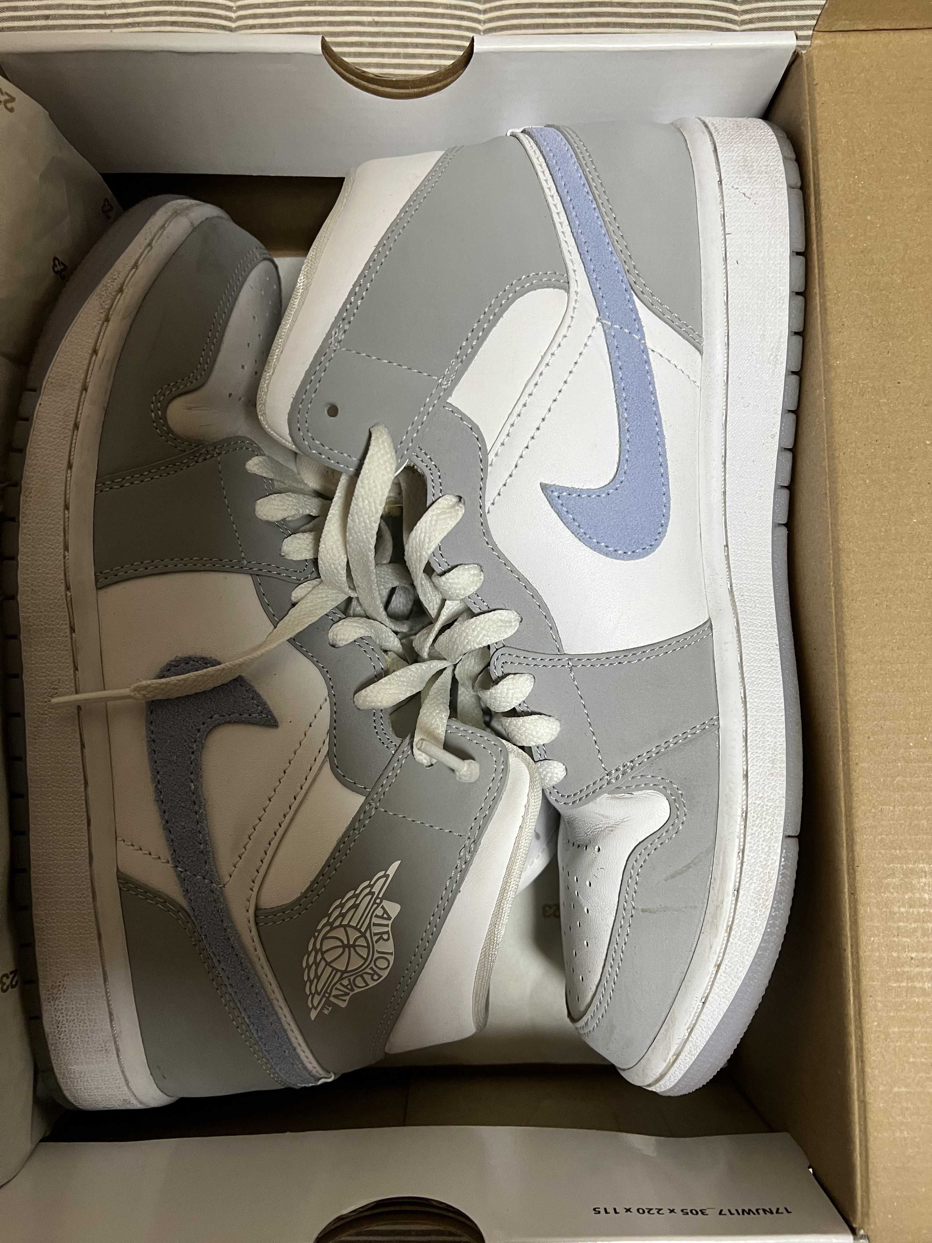 Nike Women's Air Jordan 1 Mid "Wolf Grey"