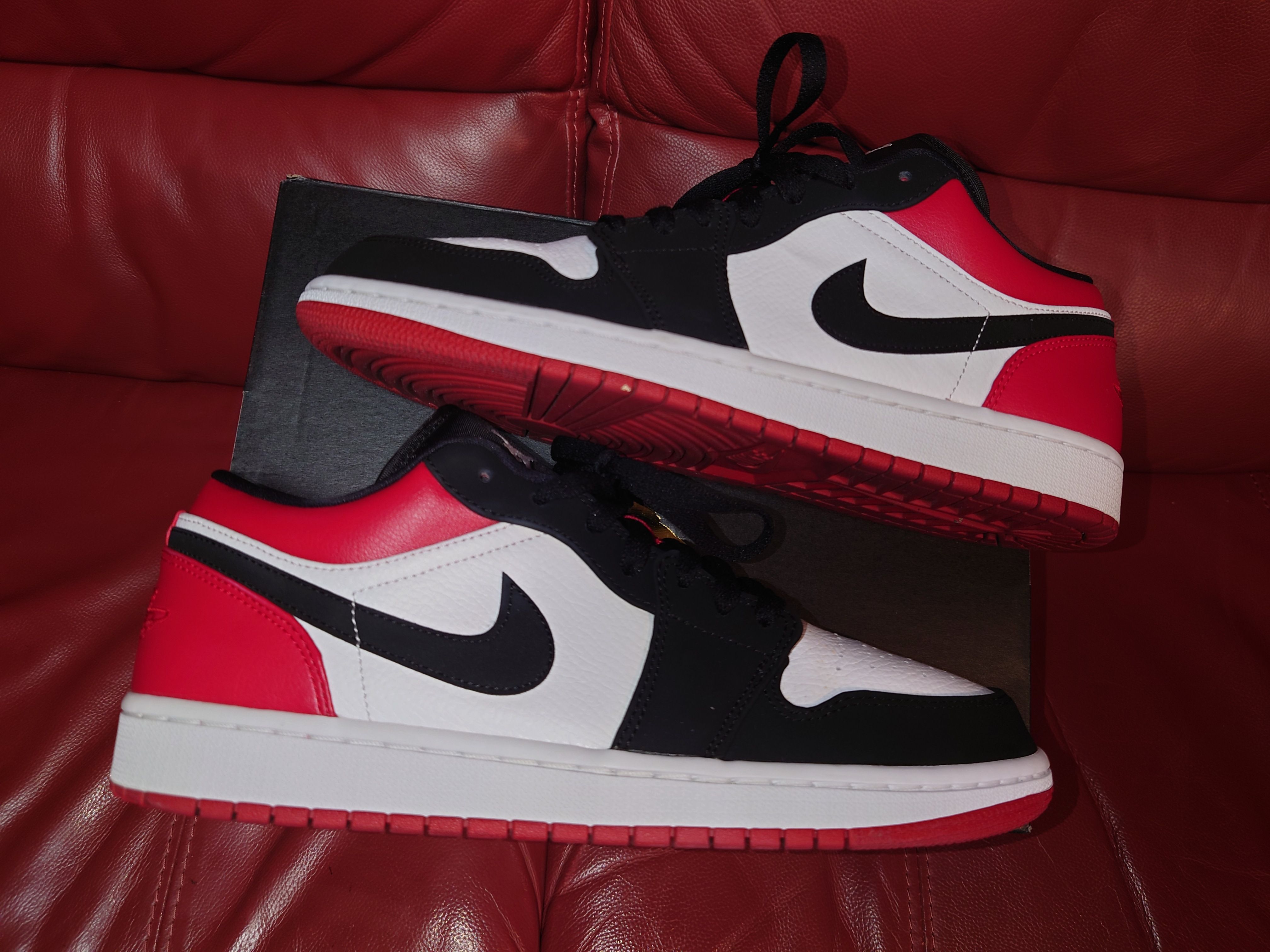 Nike Air Jordan 1 Low "Black Toe"