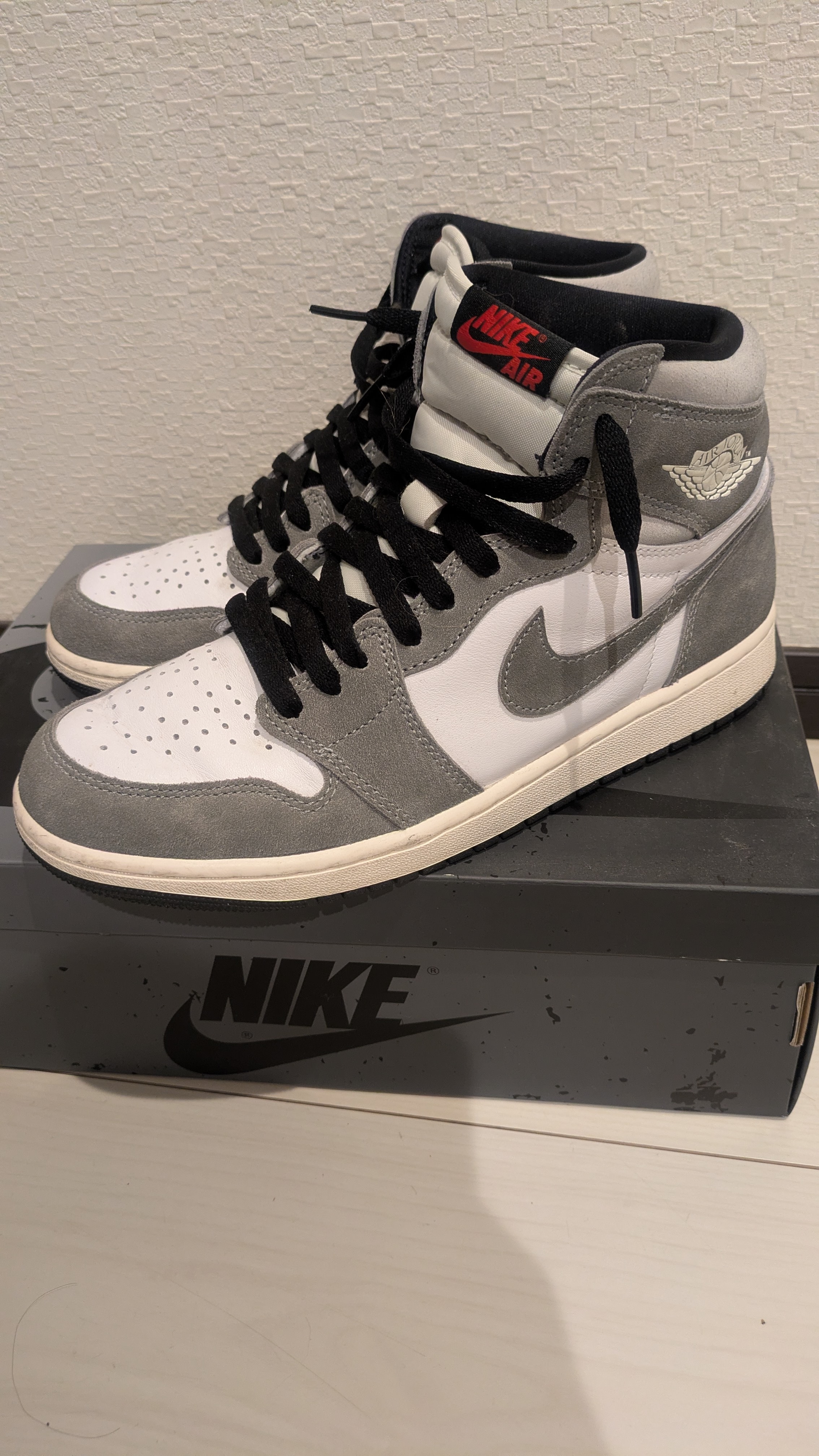 Nike Air Jordan 1 Retro High OG "Black and Smoke Grey"