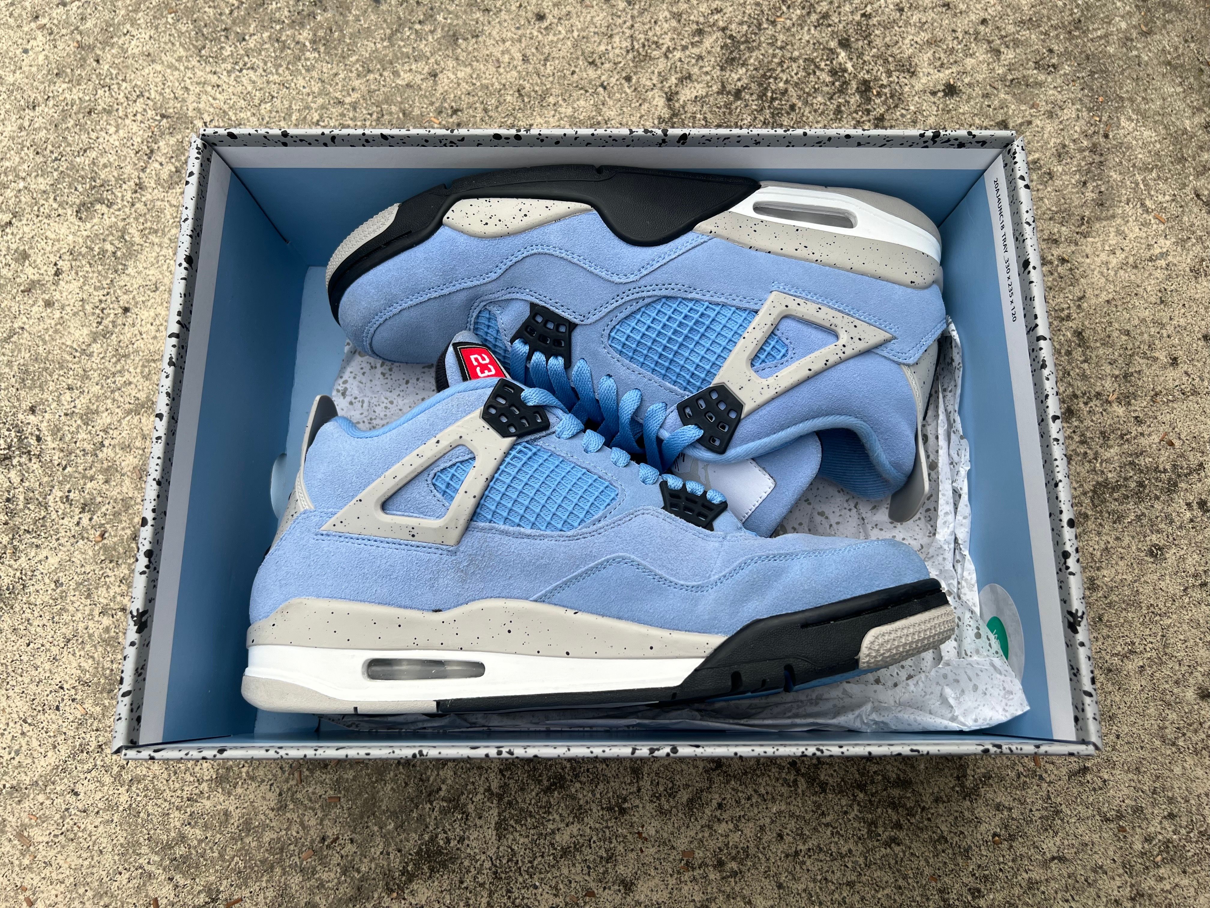 Nike Air Jordan 4 "University Blue"
