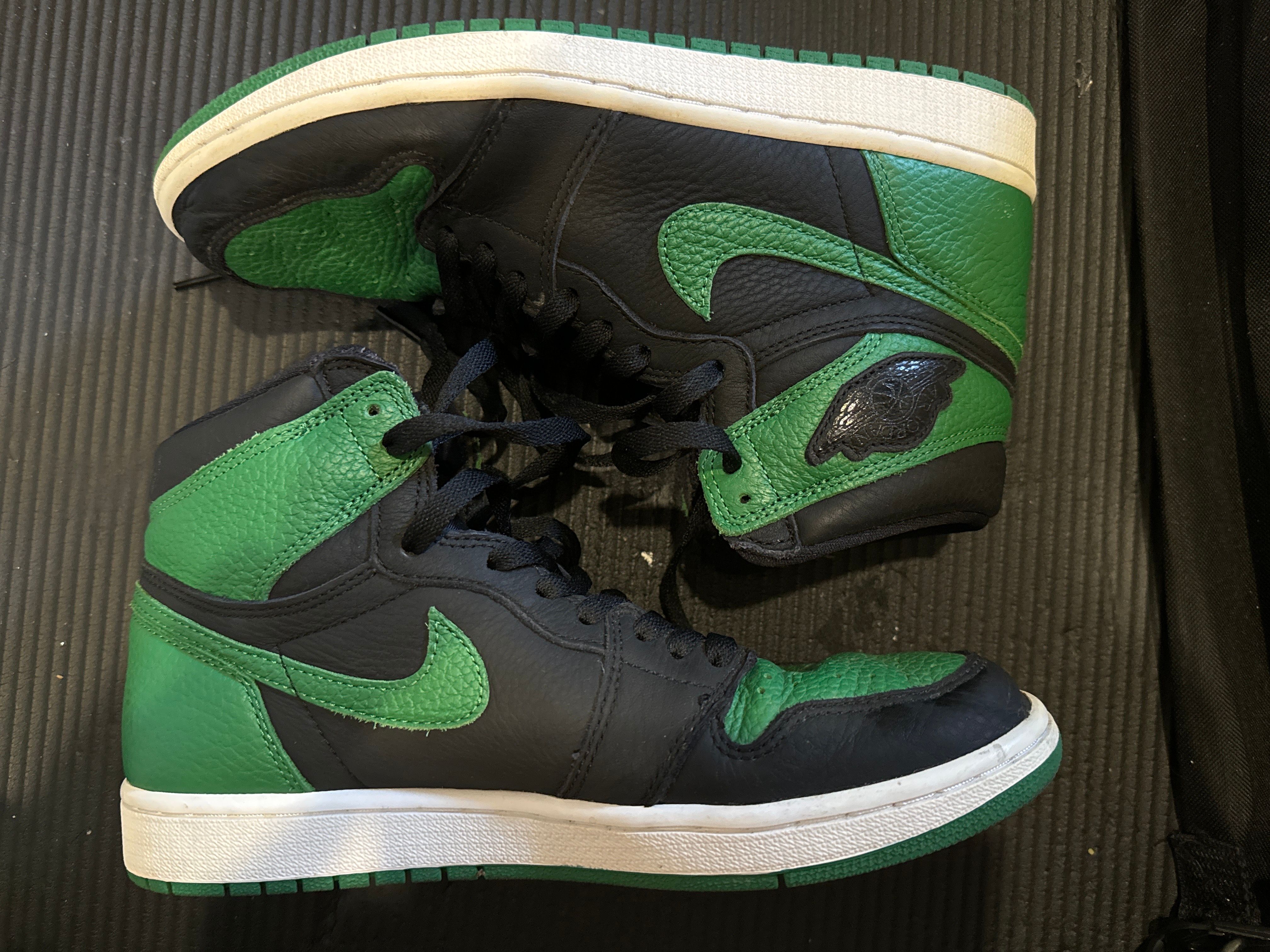 Nike Air Jordan 1 Retro High OG "Black/Pine Green" (2020)