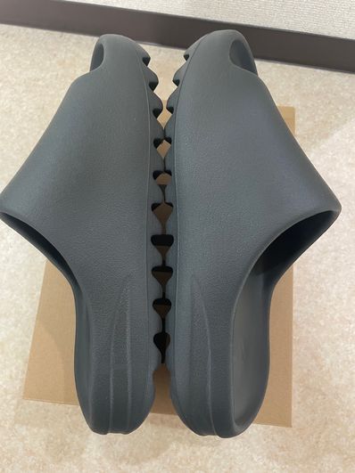 adidas YEEZY Slide "Dark Onyx"