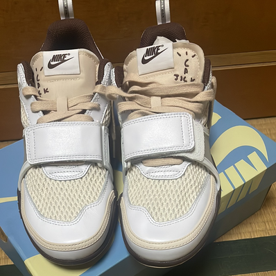 Travis Scott × Nike Zoom Field Jaxx "White and Light Chocolate"