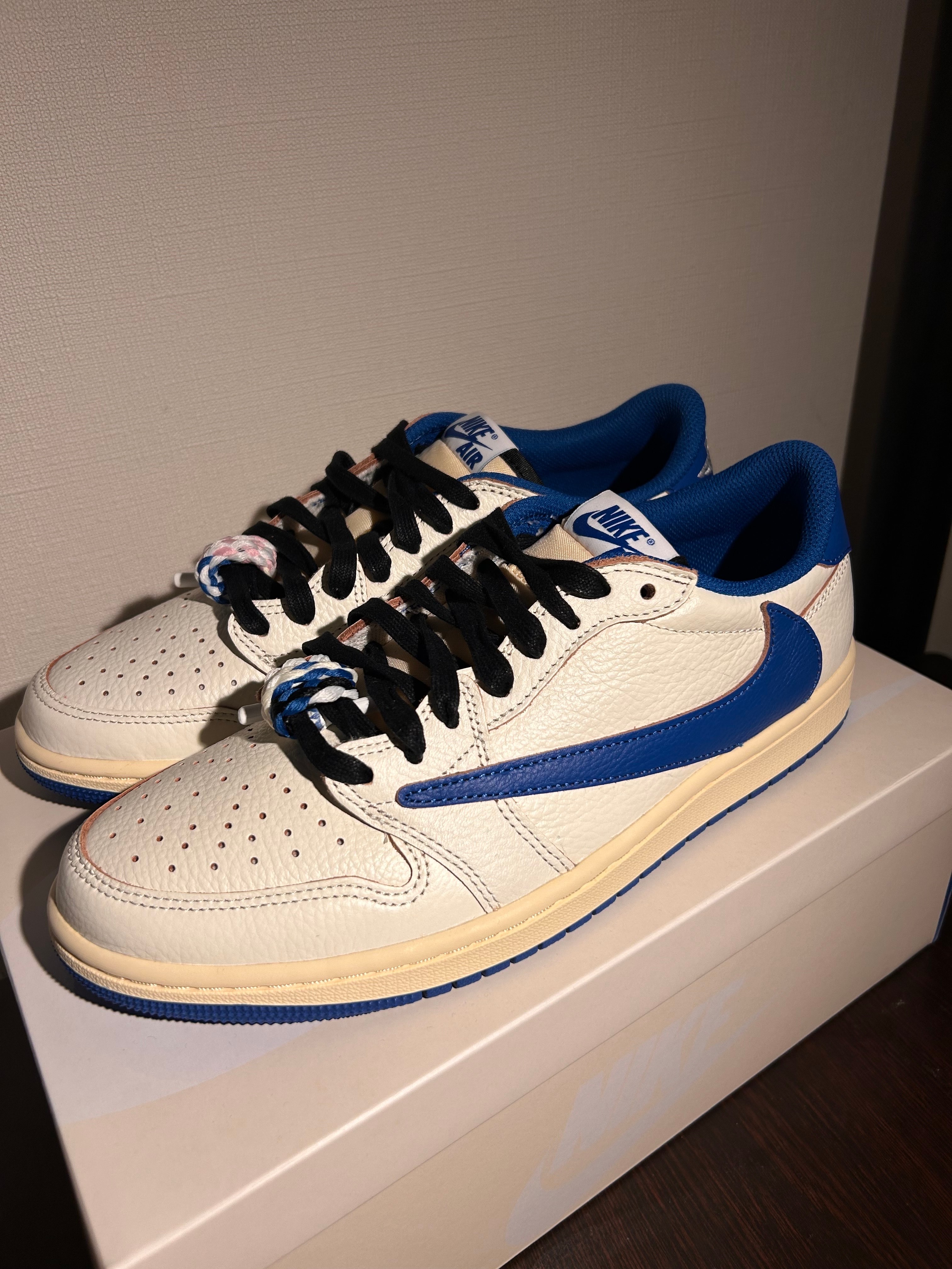 スニーカーダンク(スニダン) | 人気新作のスニーカー、トレカ、注目