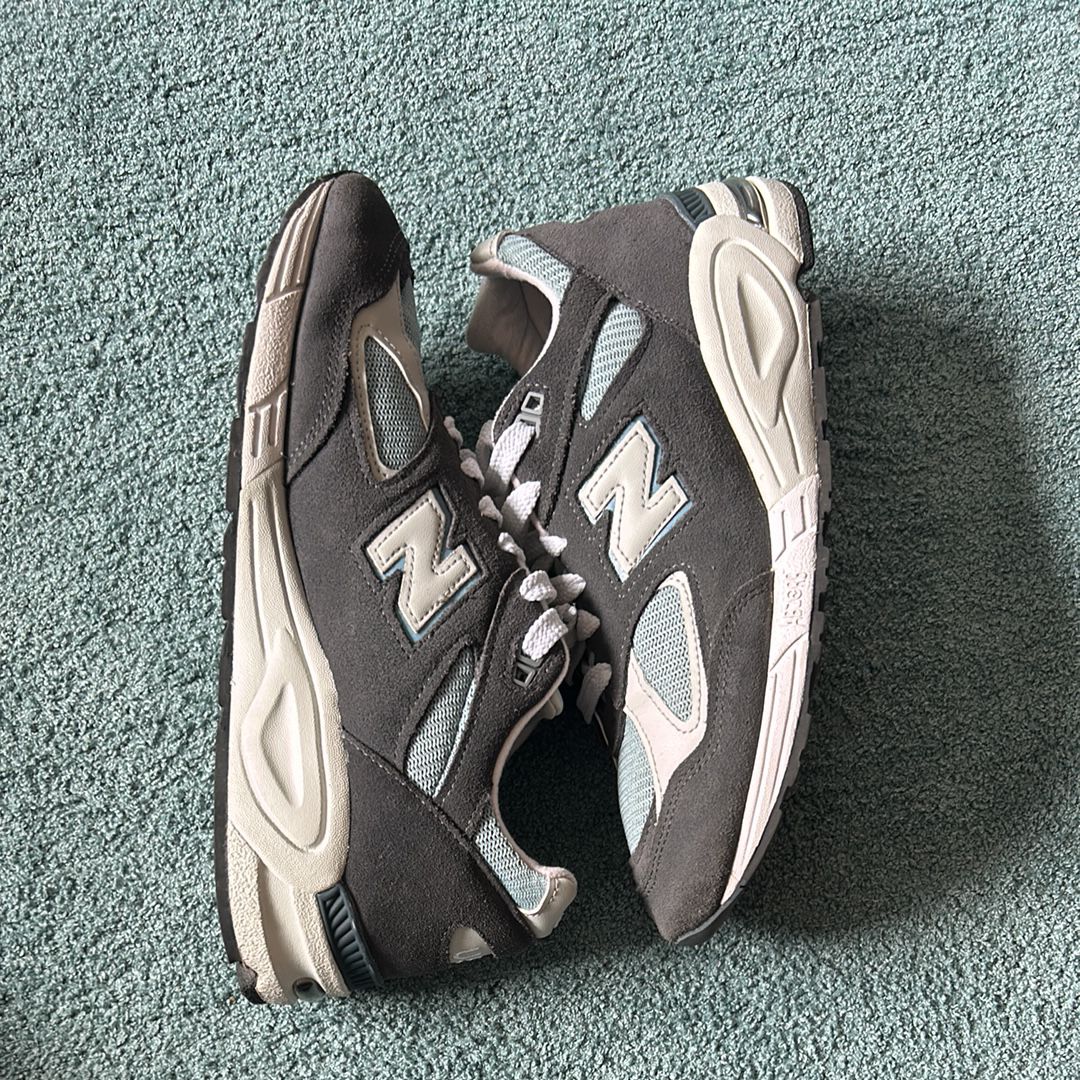 KITH Ronnie Fieg × New Balance 990V2 "Steel Blue"