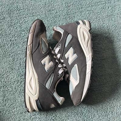 KITH Ronnie Fieg × New Balance 990V2 "Steel Blue"