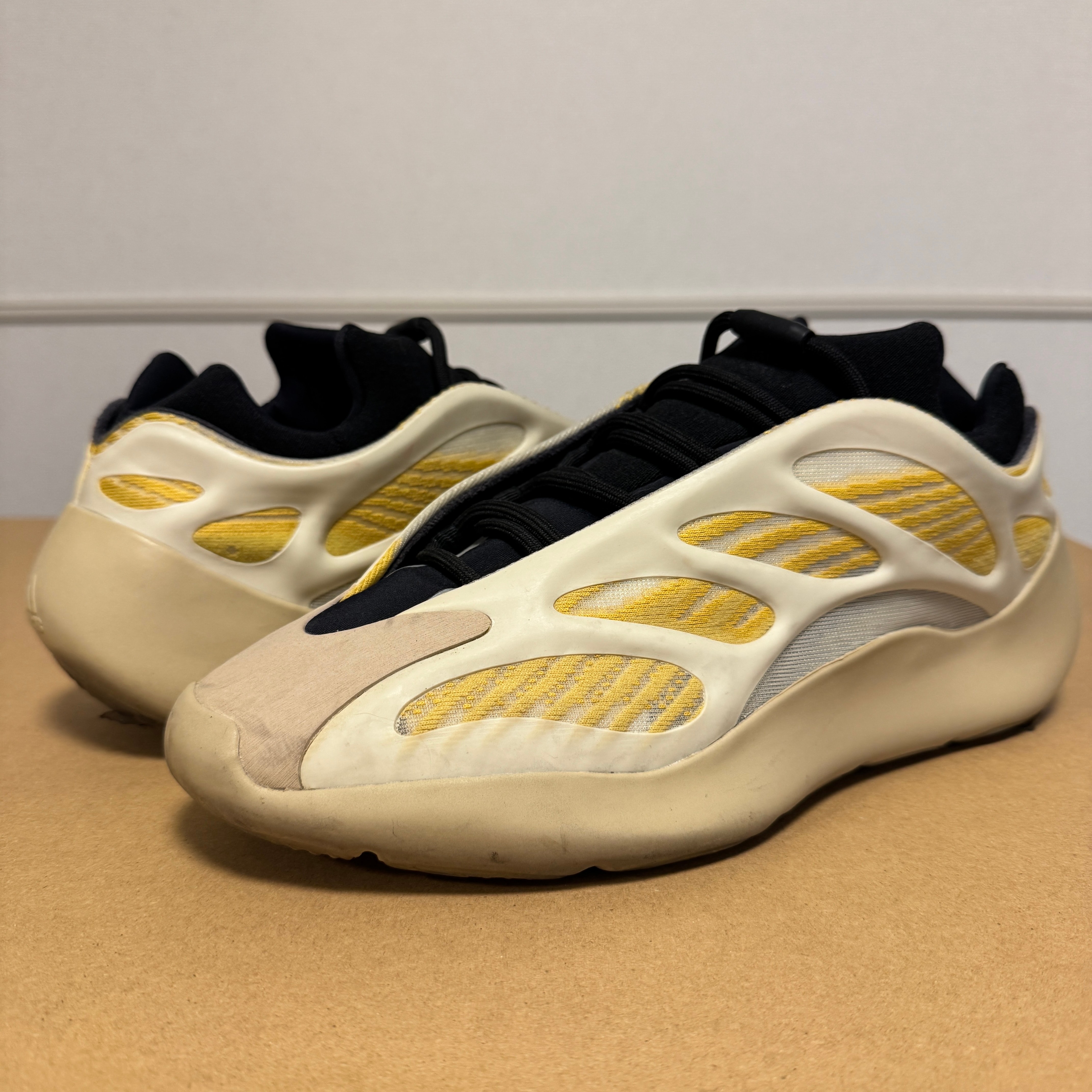 adidas YEEZY 700 V3 "Safflower"
