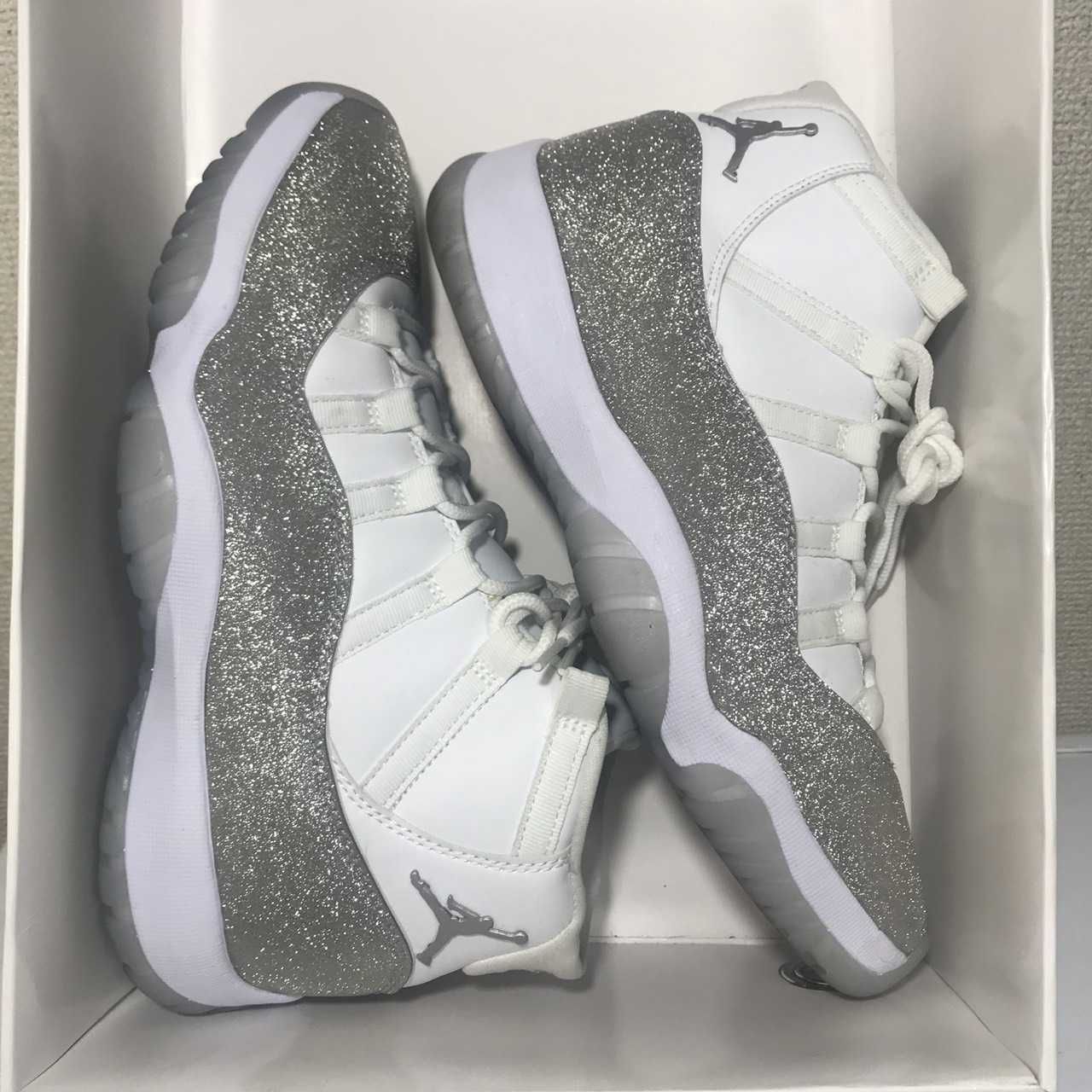 NIKE Women's AIR JORDAN 11 "METALLIC SILVER"