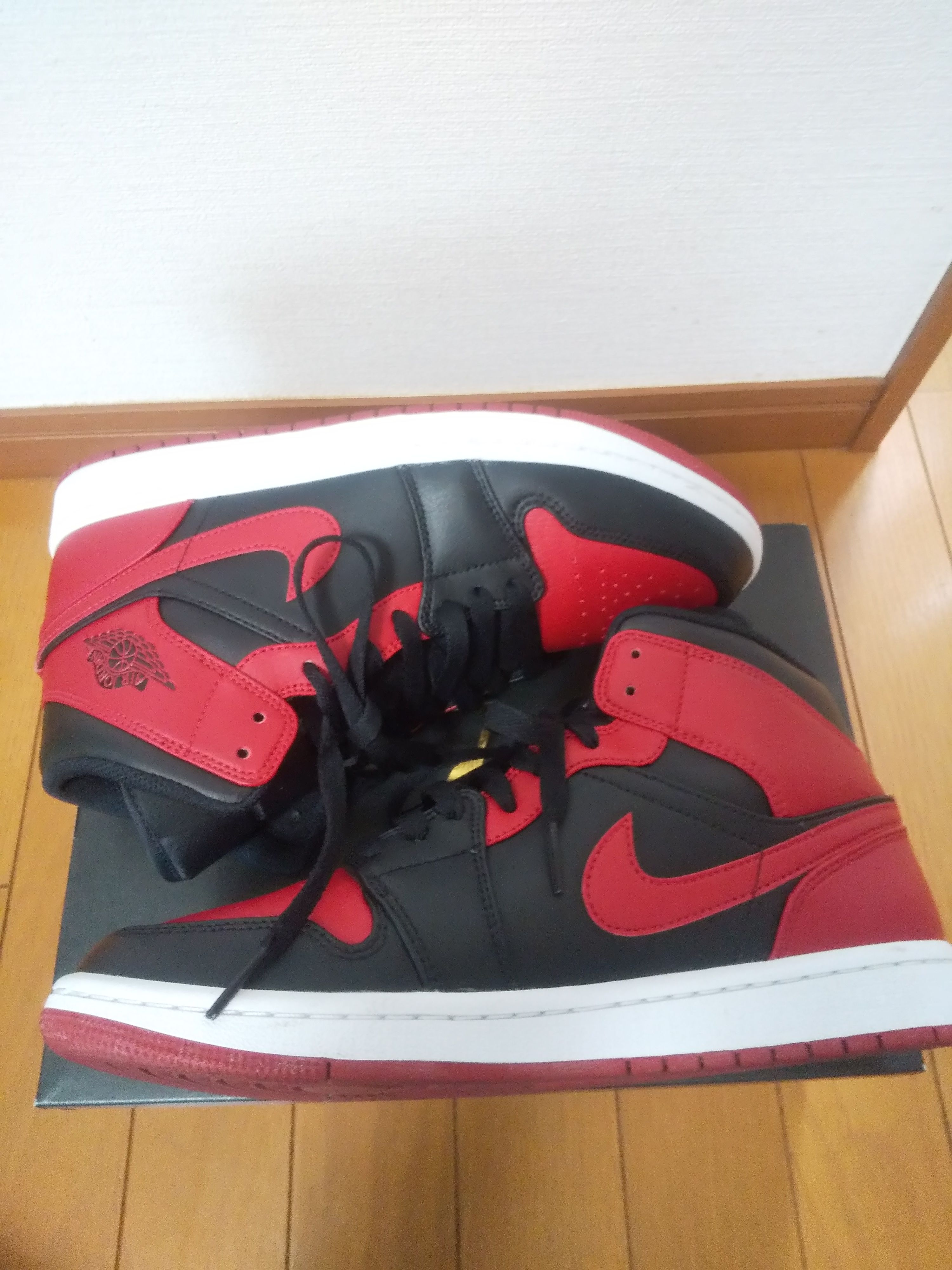 Nike Air Jordan 1 Mid "Bred"