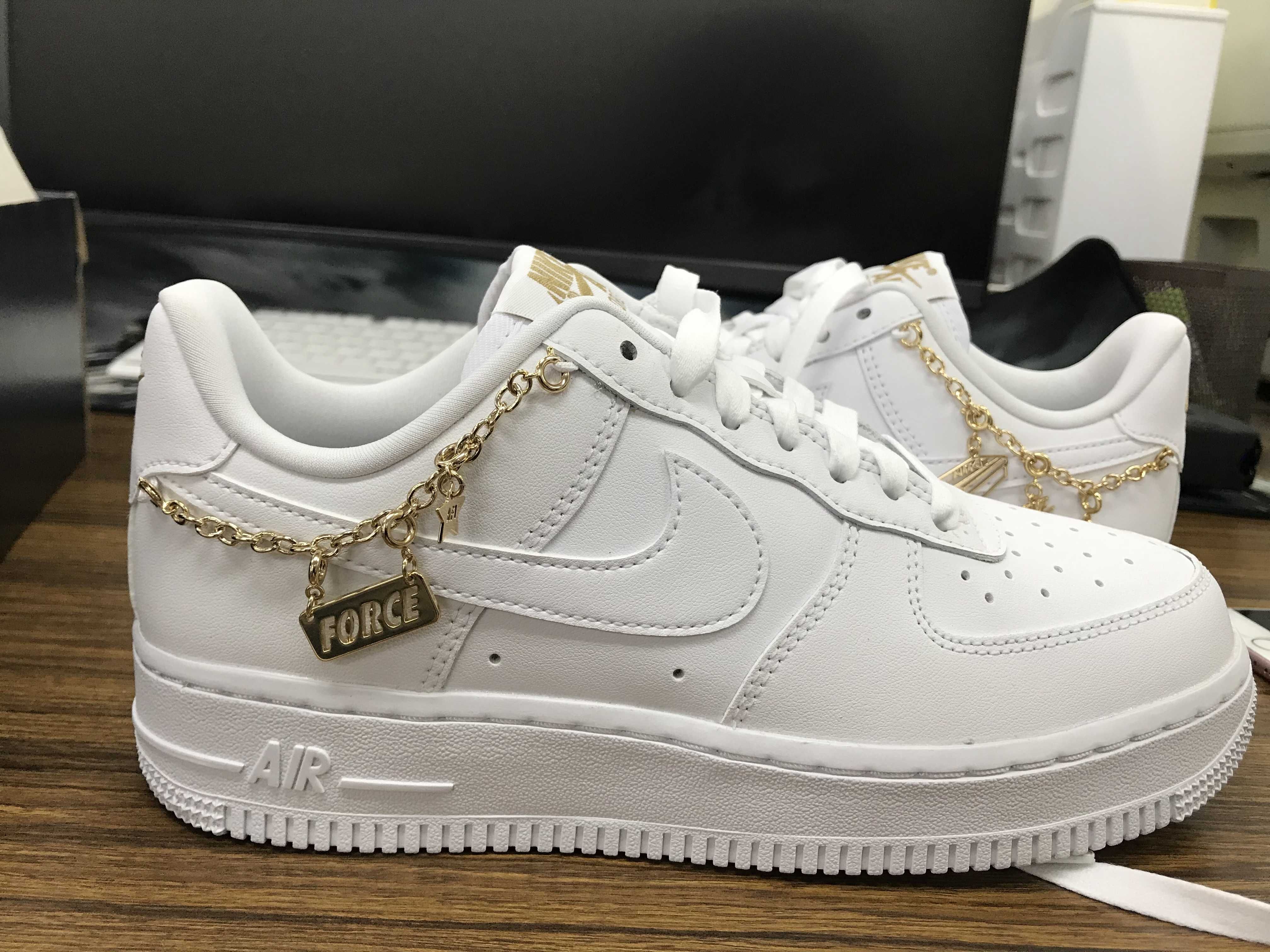 Nike Women's Air Force 1 Low "White Pendats"