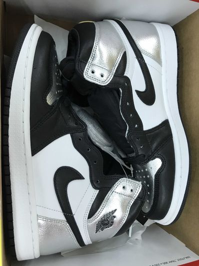 Nike Women's Air Jordan 1 Retro High OG "Silver Toe"