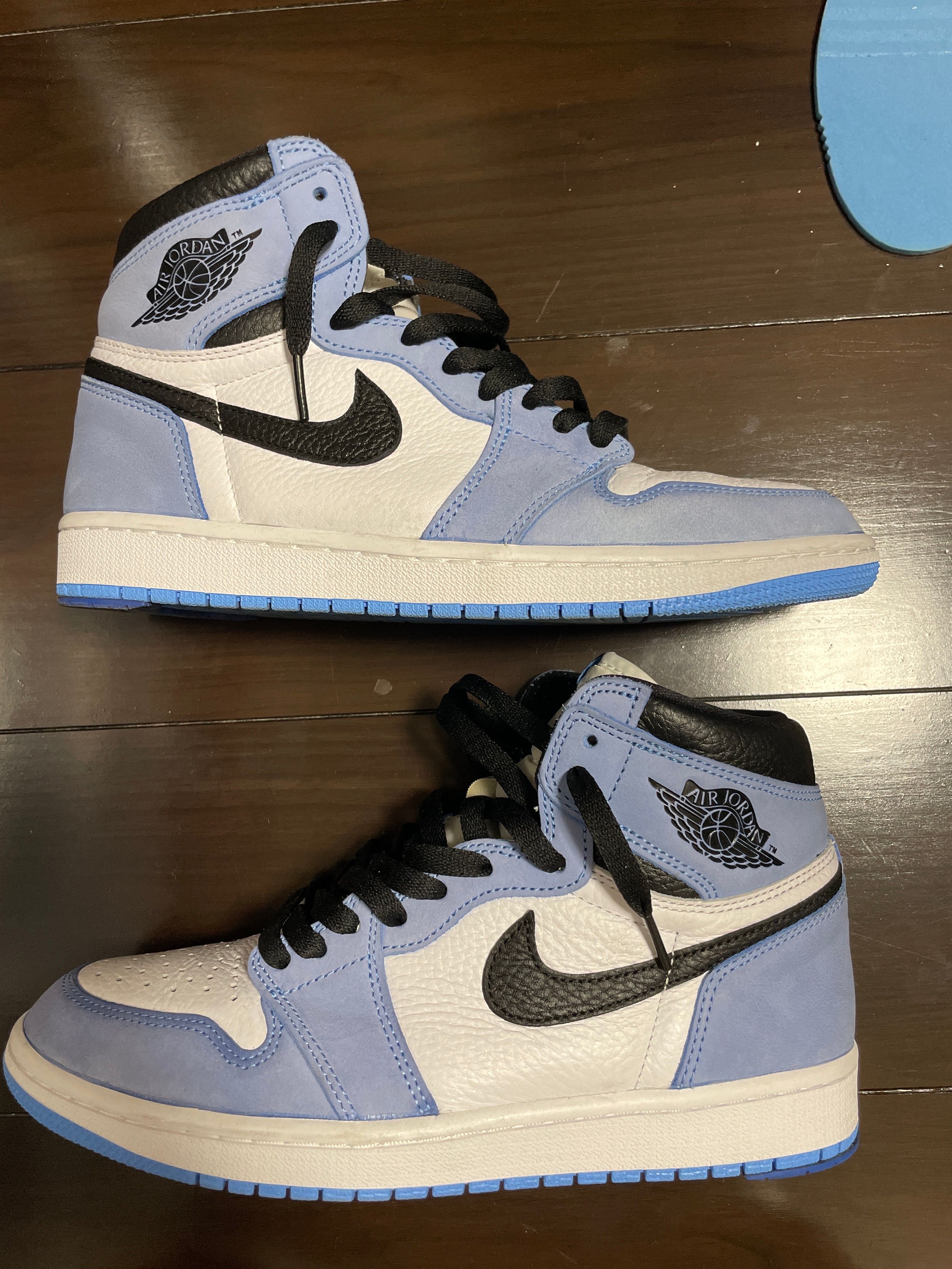 Nike Air Jordan 1 High OG "University Blue"