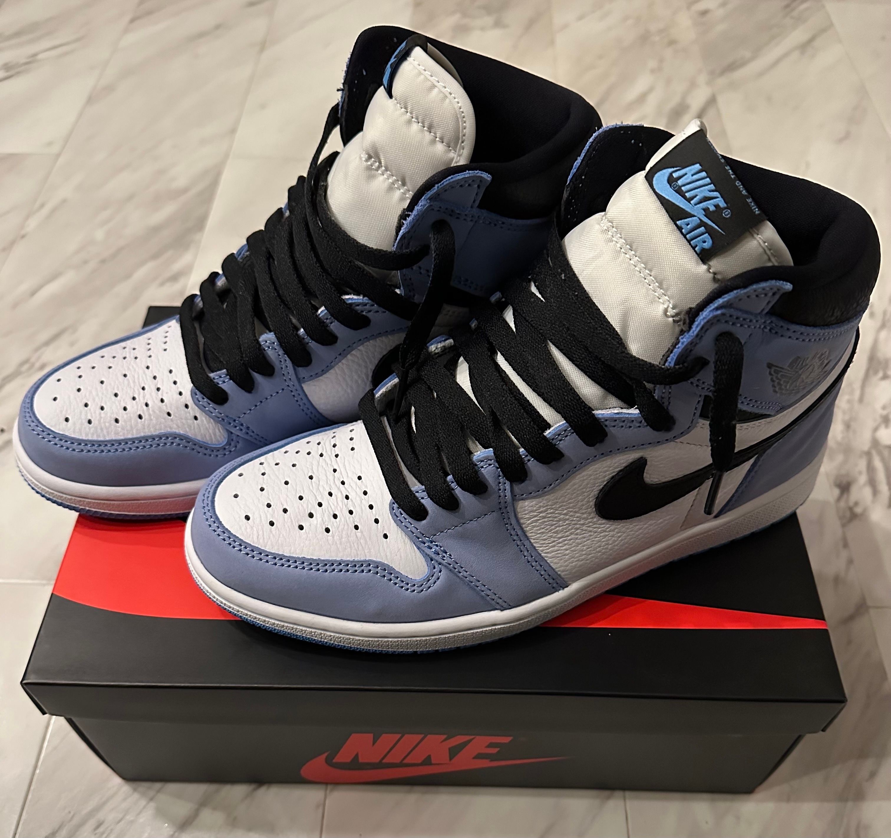 Nike Air Jordan 1 High OG "University Blue"
